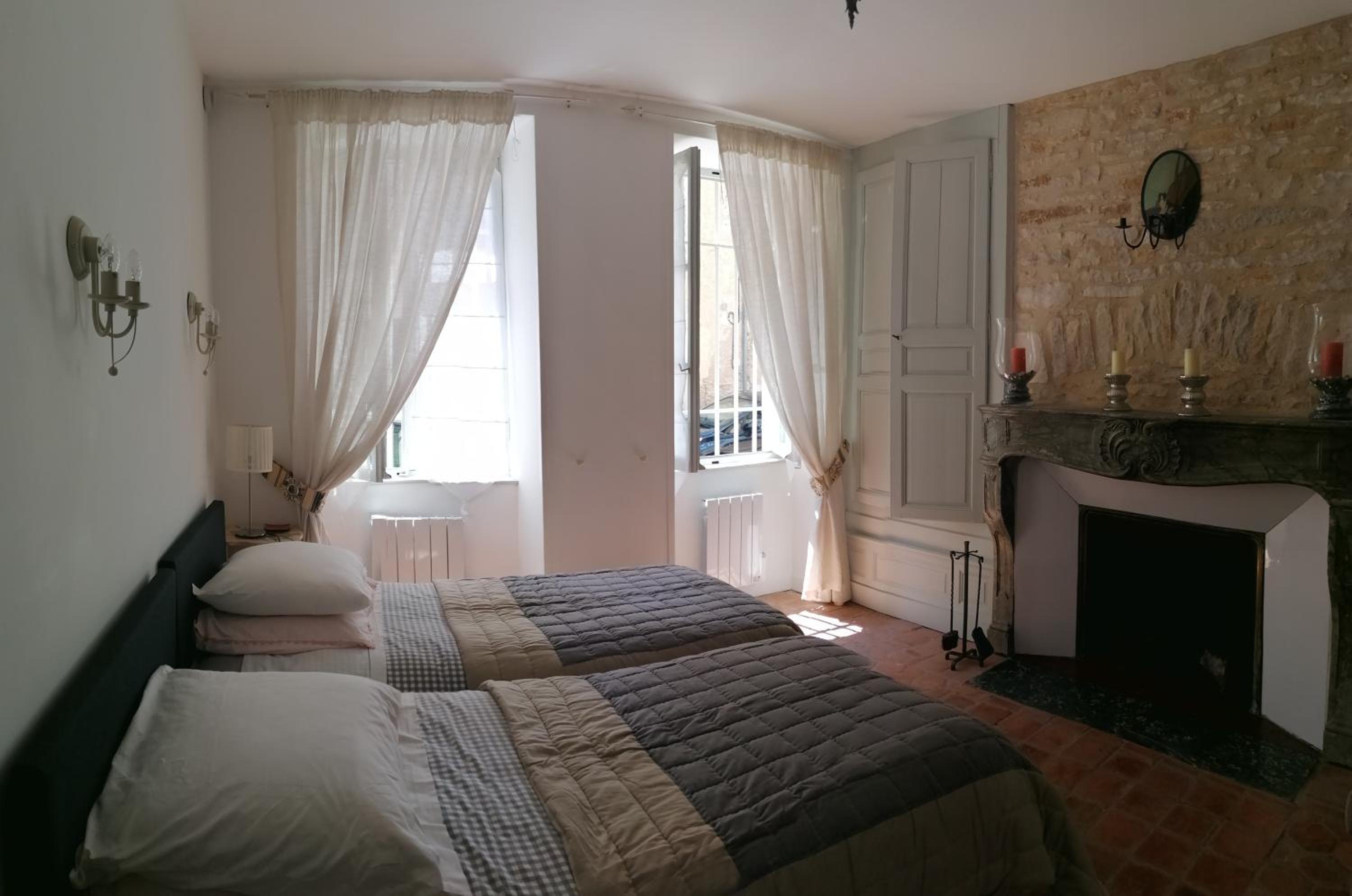 LE TABELLION view 2