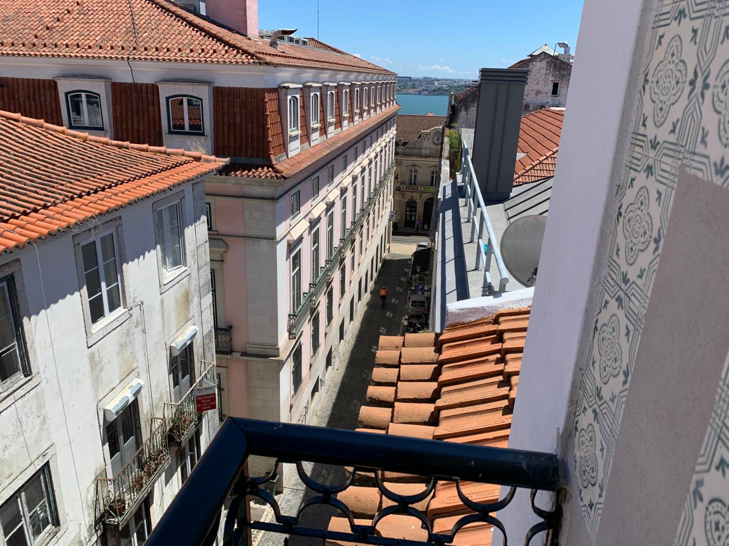 SORIANO Place view 5