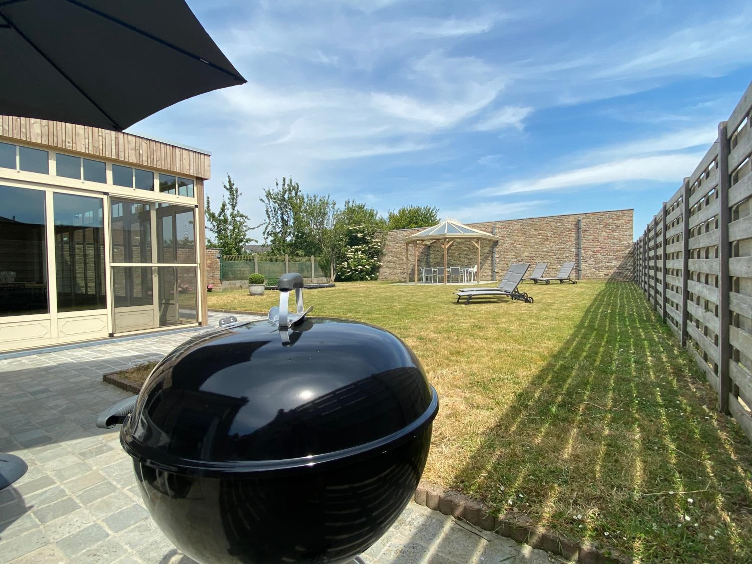 Villa Maison Remi - 12 pers & hotspa in the garden