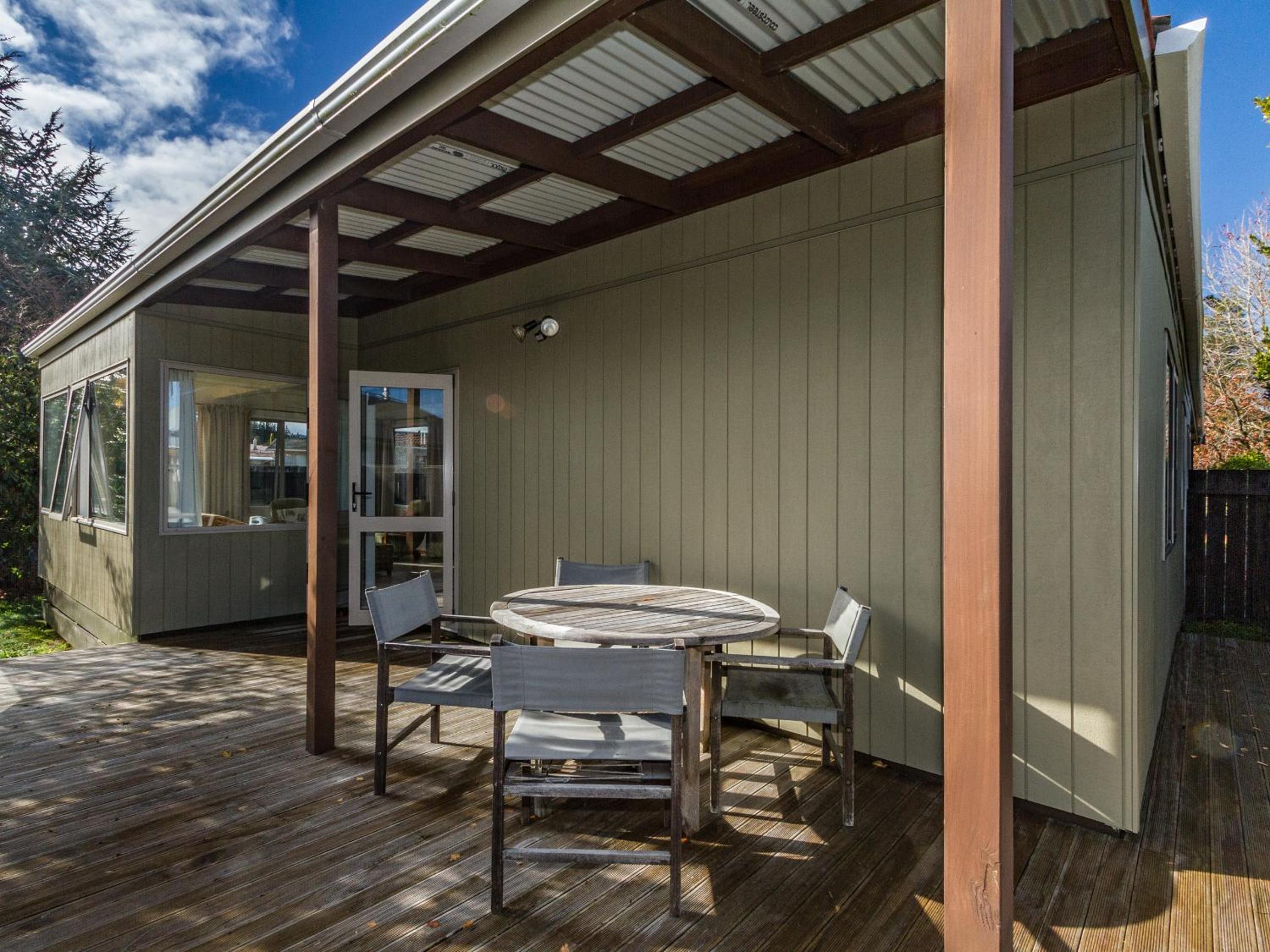 The Goldfinch Retreat - Ohakune Holiday Home view 5