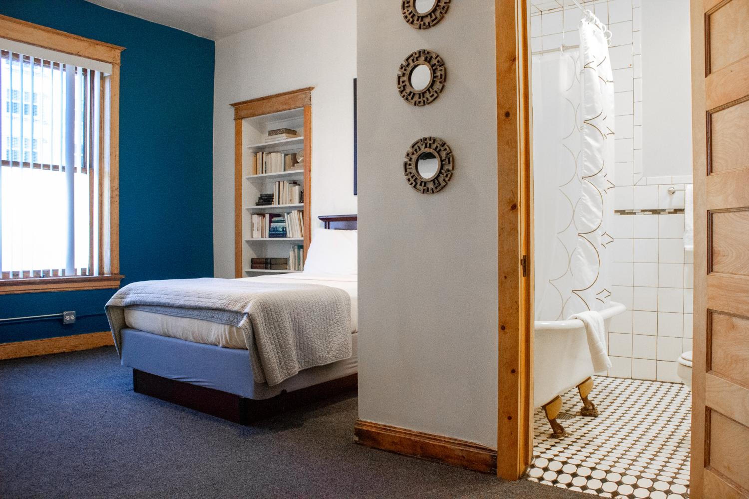 11th Avenue Hostel