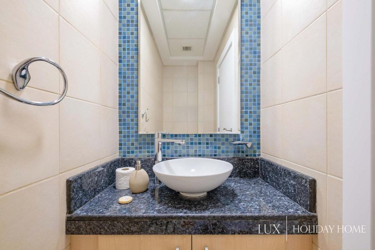 LUX - The Shoreline Beach House
