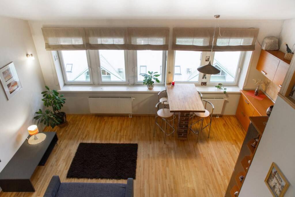 Penthouse Apartment with Great Panoramic City View view 2