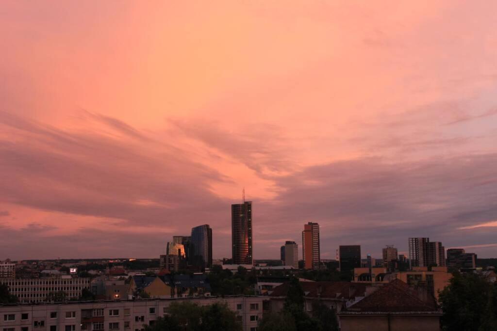 Penthouse Apartment with Great Panoramic City View view 5