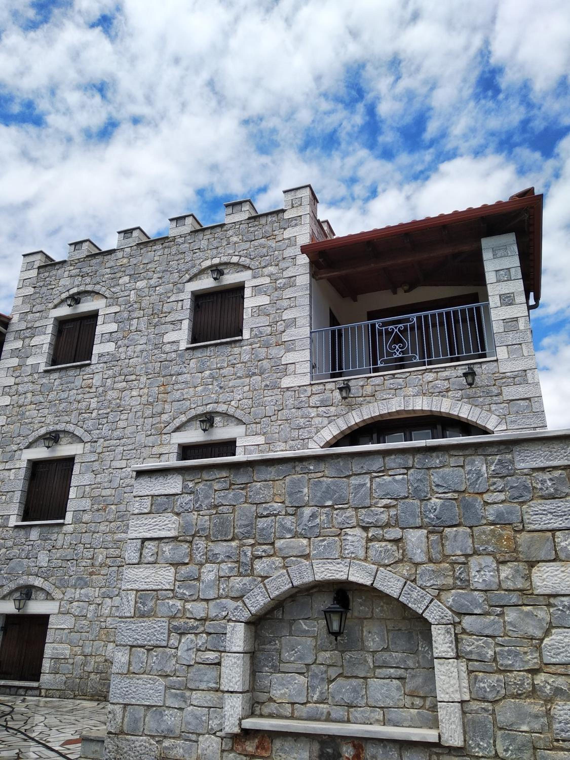 Atha-Tina:Traditional Stone Homes
