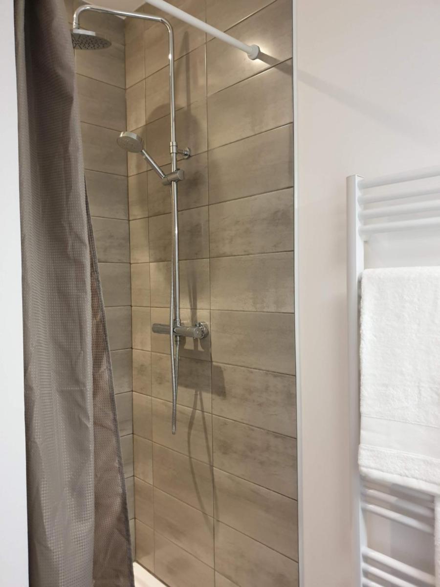 Chambres privées hyper-centre Epernay lit 160x200cm