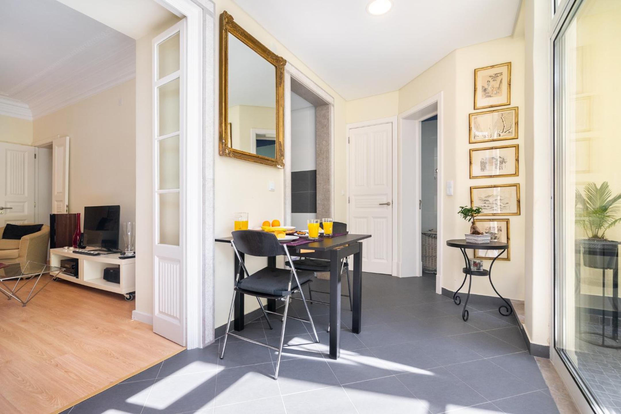WHome | Alameda Patio Hideaway view 2