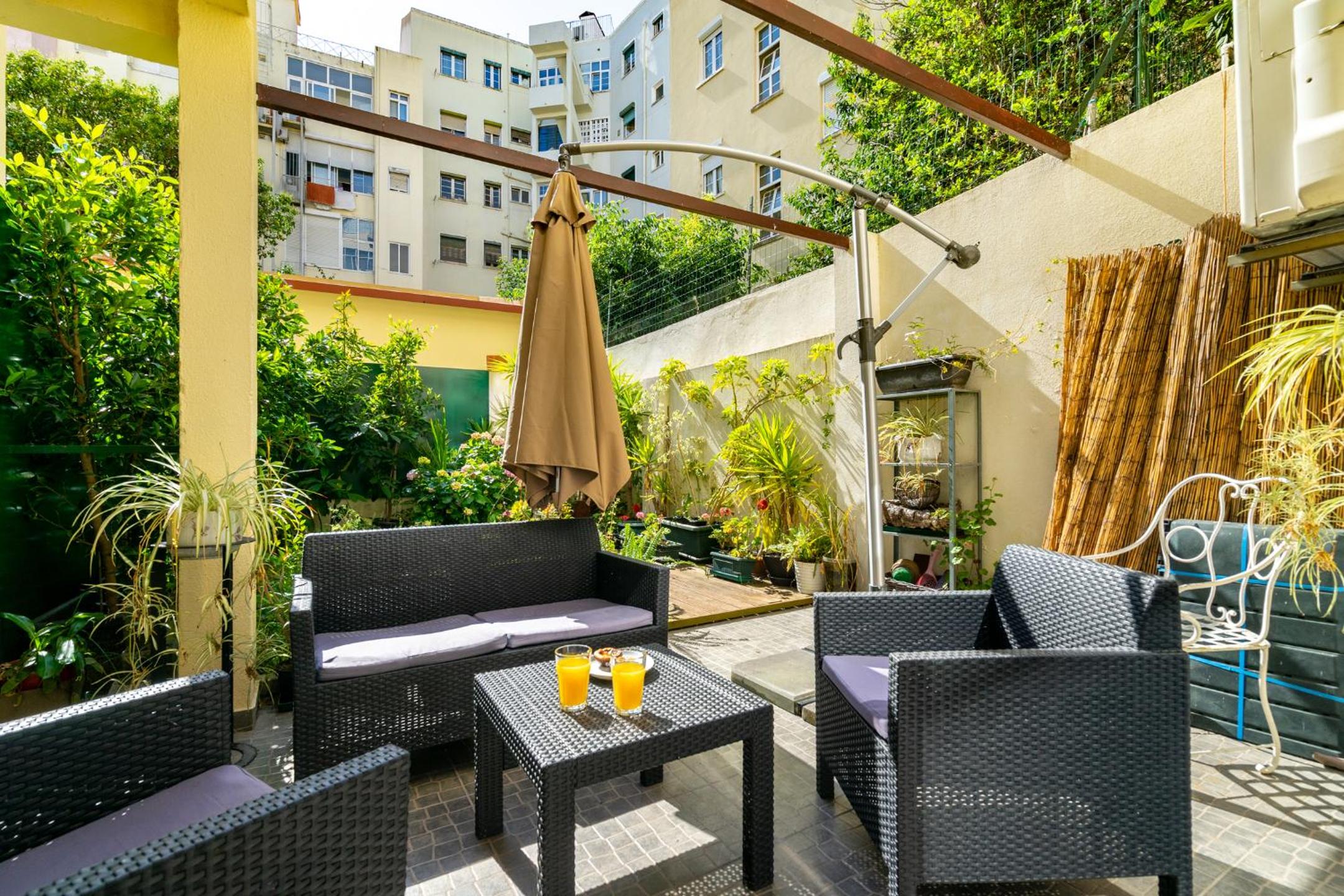 WHome | Alameda Patio Hideaway view 5
