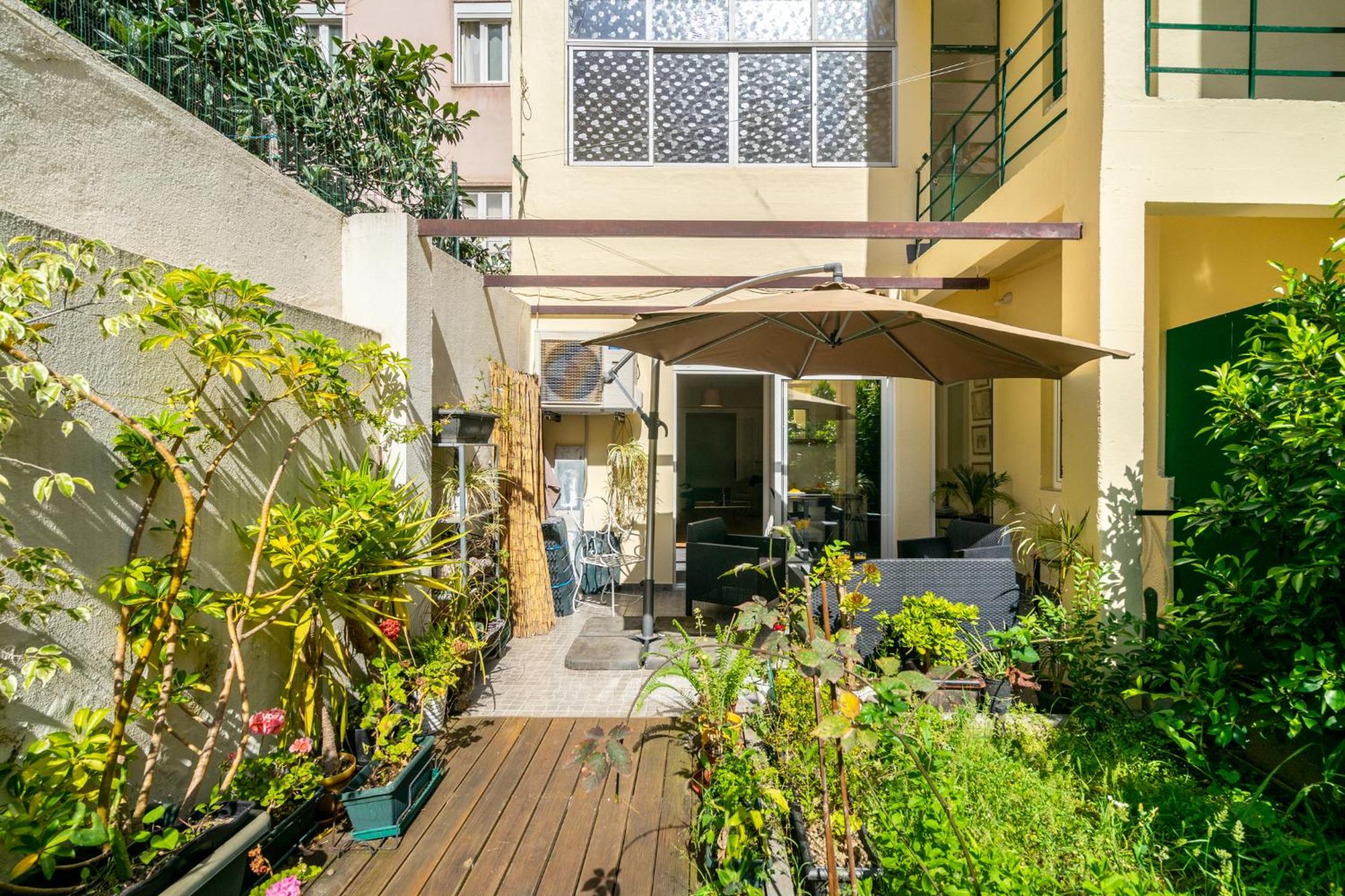 WHome | Alameda Patio Hideaway view 4