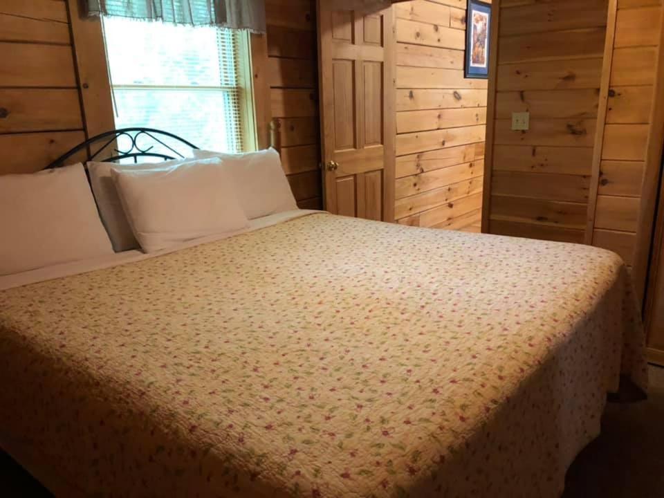 Country Road Cabins
