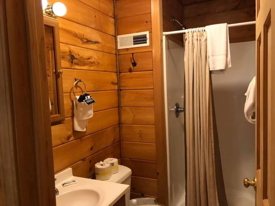 Country Road Cabins