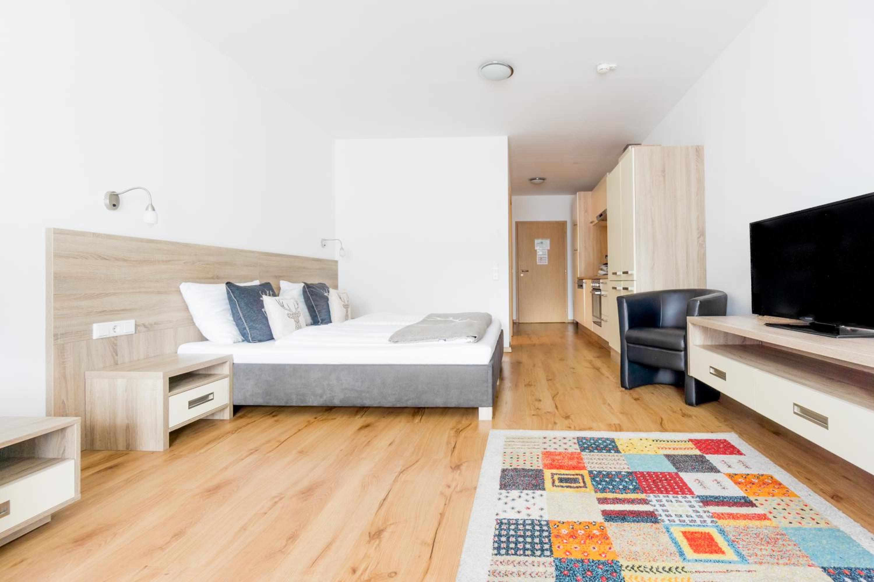 Praga Apartments & Restaurant Zell am See-Kaprun