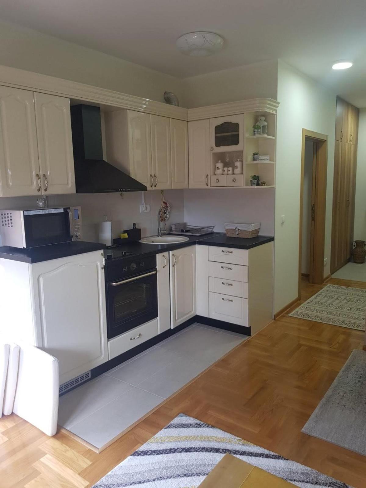 Apartmani Sanja