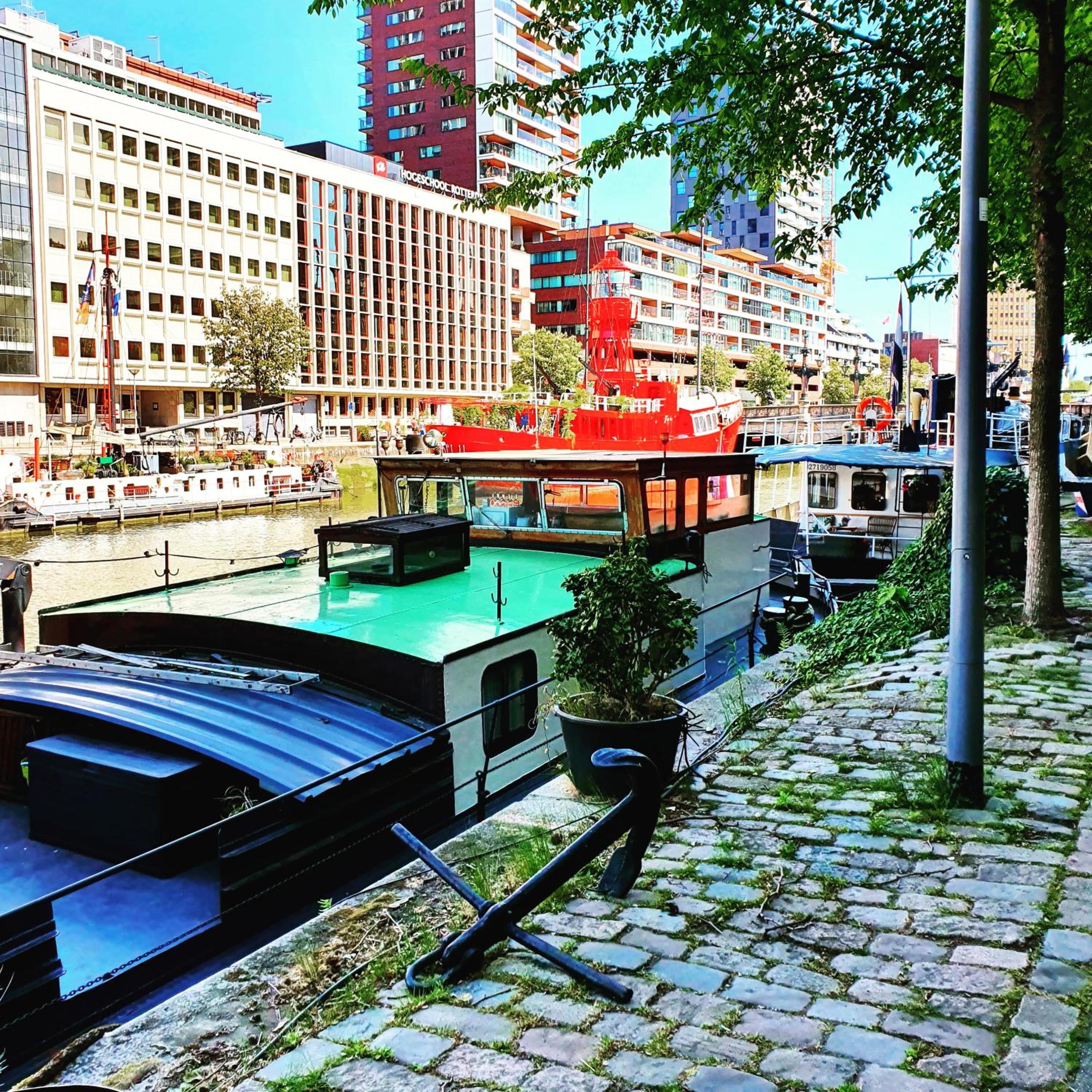 Houseboat holiday apartments Rotterdam view 3
