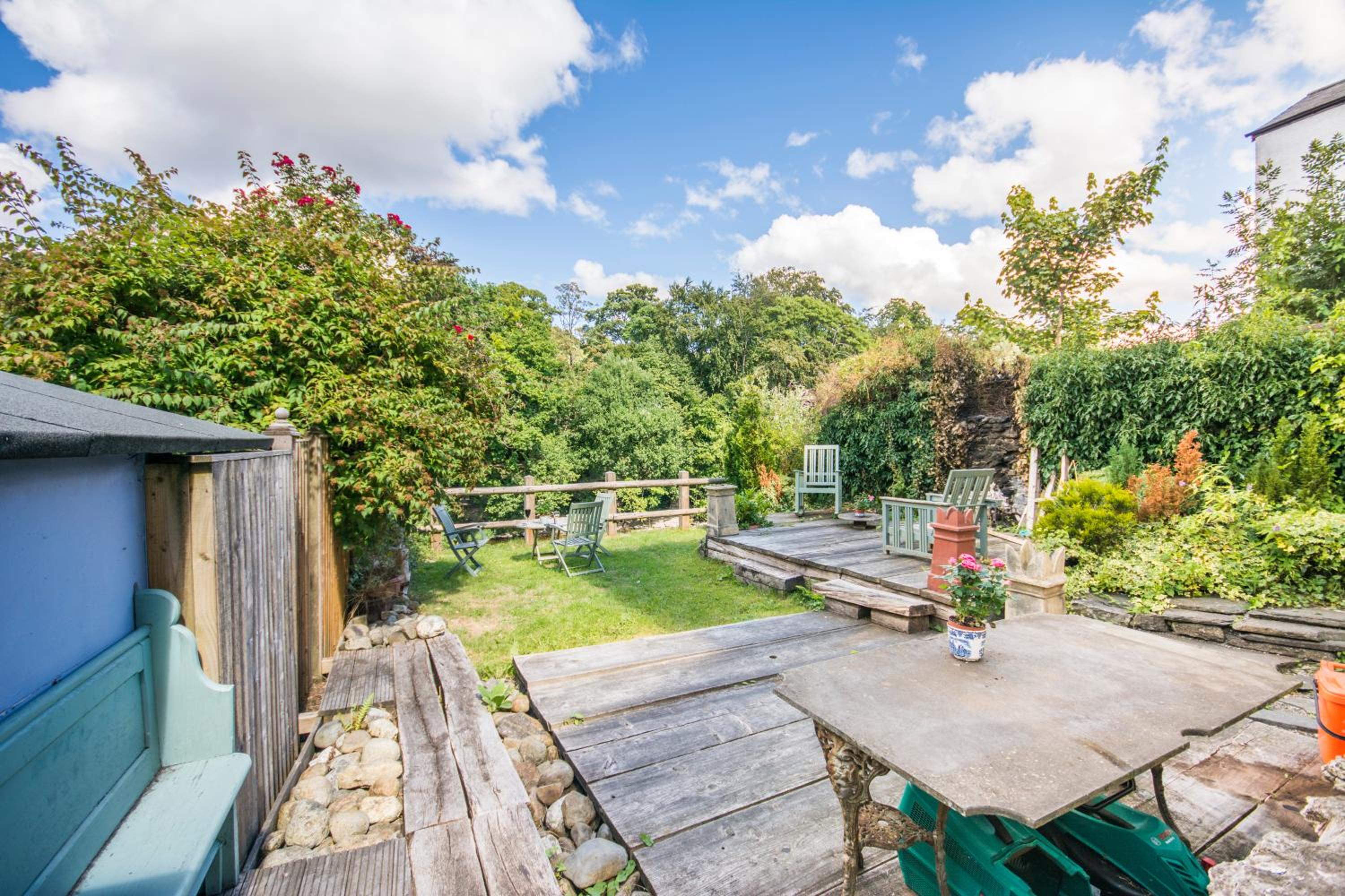 Self Catering Accommodation, Cornerstones, 16th Century Luxury House overlooking the River