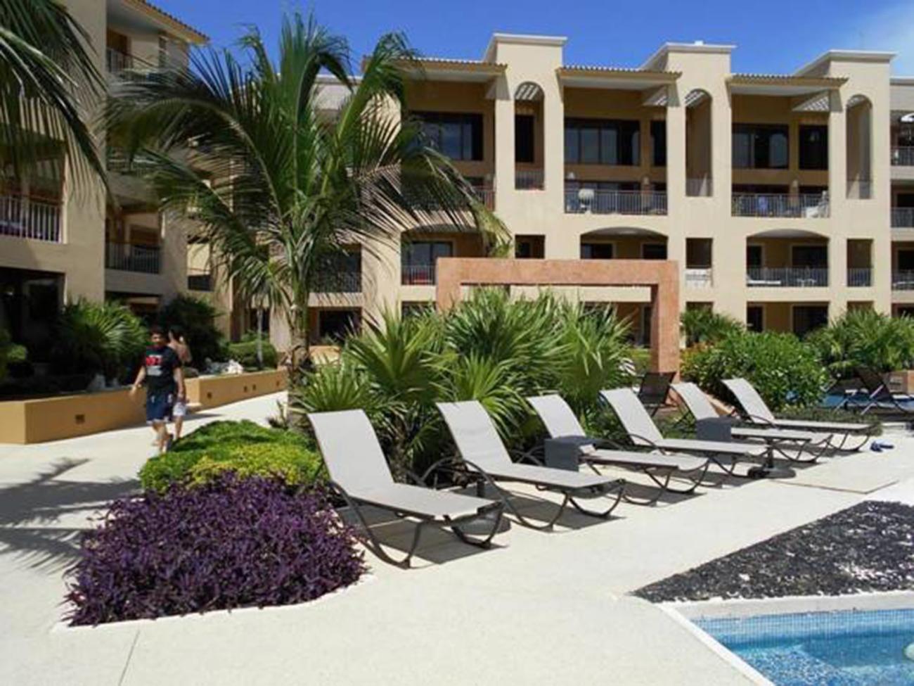 Large balcony on the ocean 2bdrs condo at ELFARO by DPM