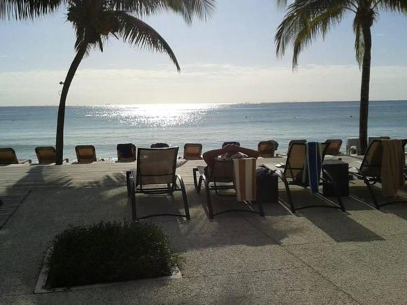 Large balcony on the ocean 2bdrs condo at ELFARO by DPM