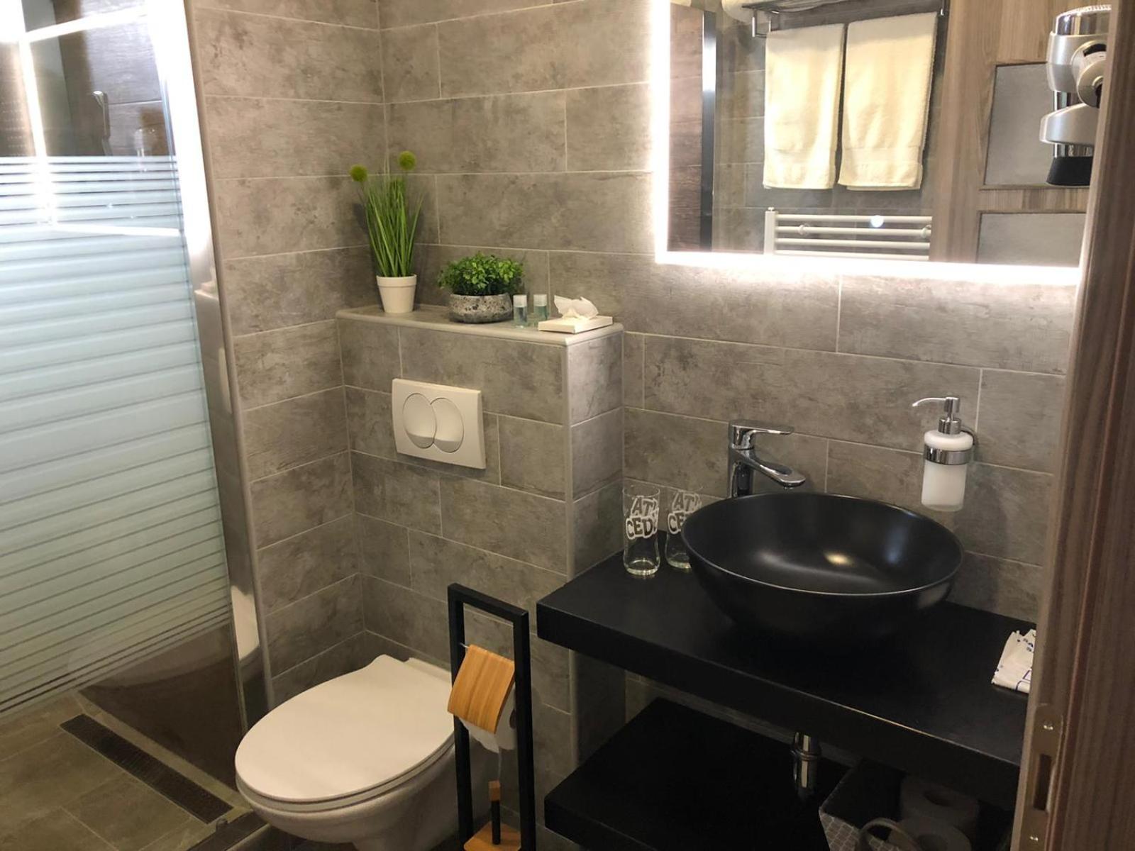 Luxury rooms Lira view 3