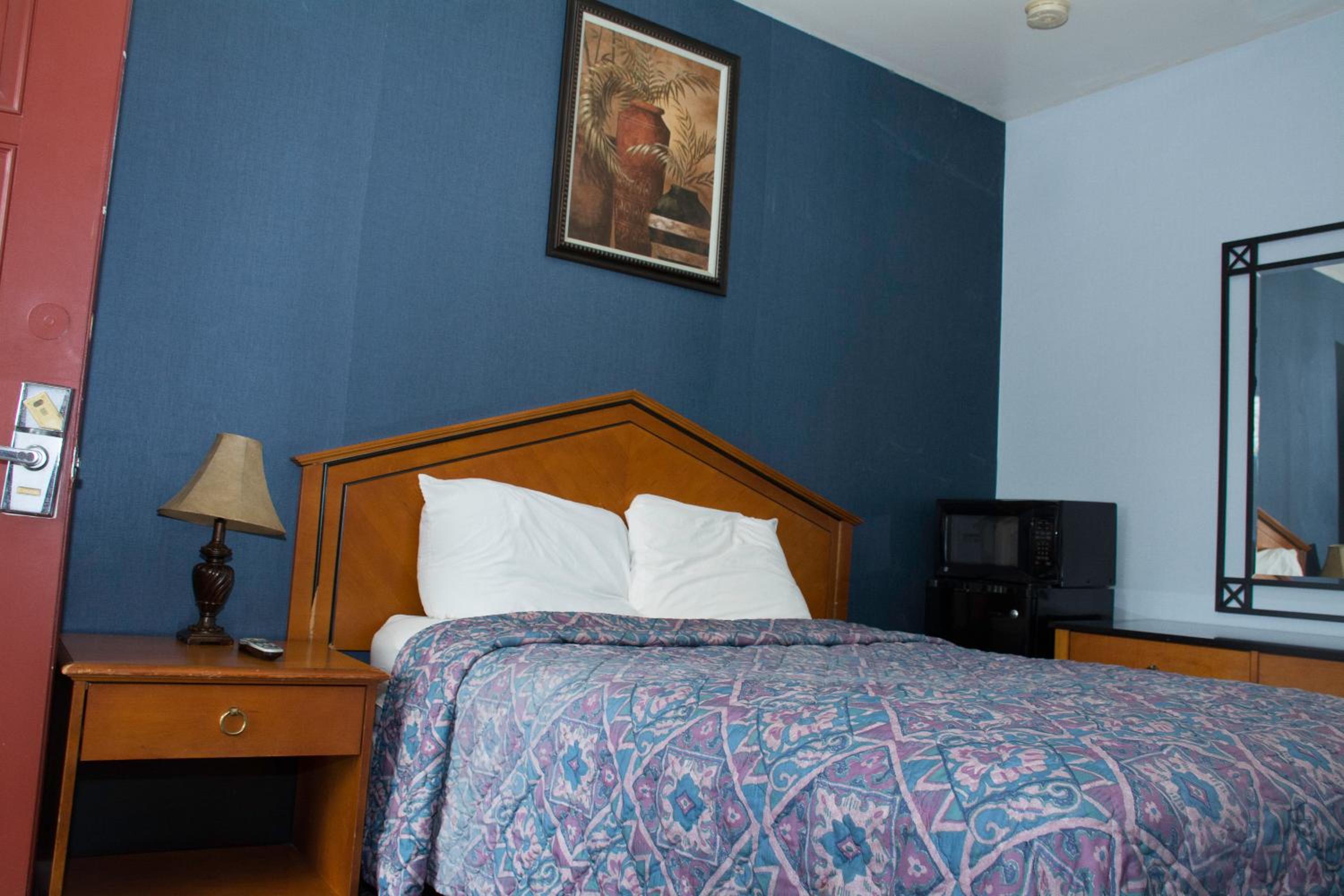 At 9 Motel Near Freehold I-195