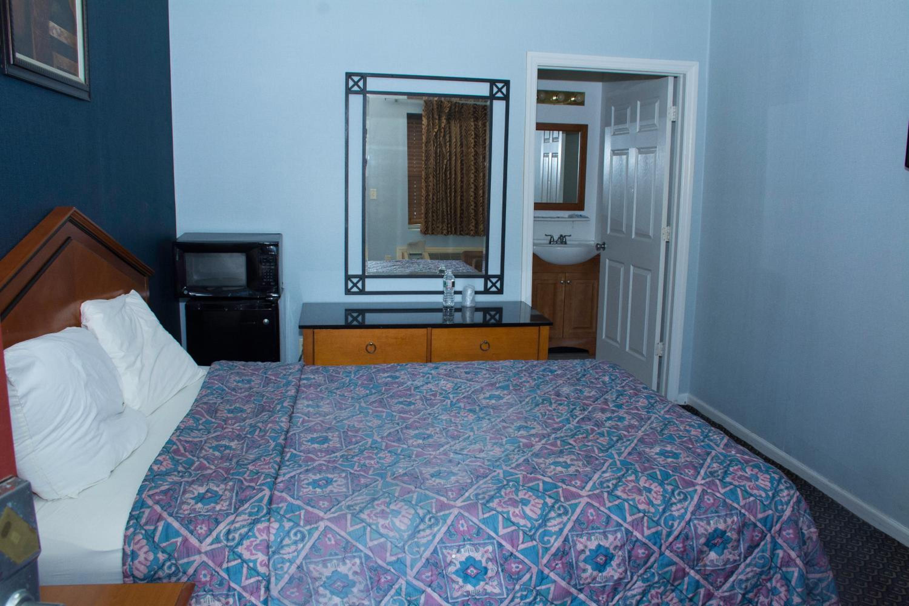 At 9 Motel Near Freehold I-195