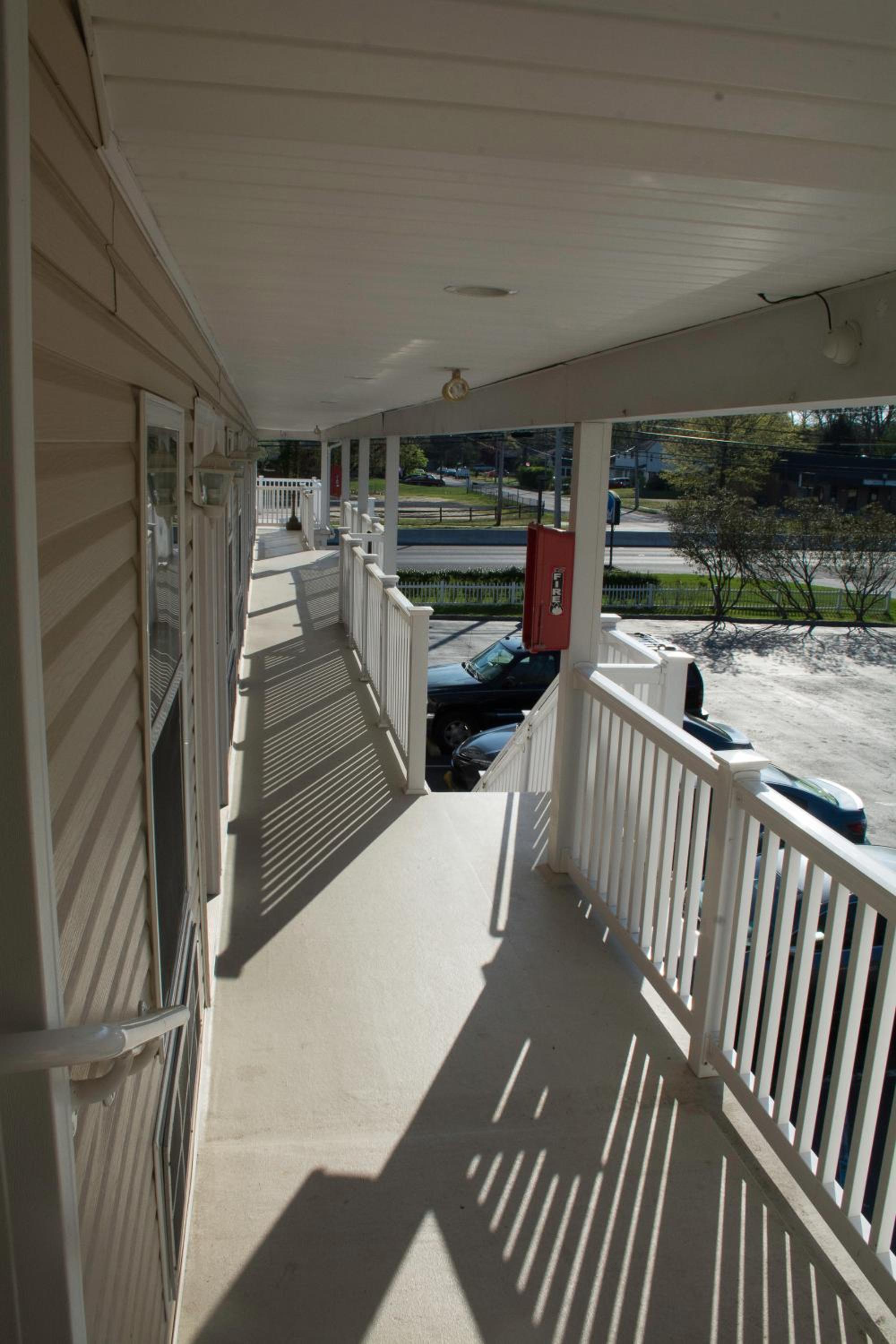 At 9 Motel Near Freehold I-195
