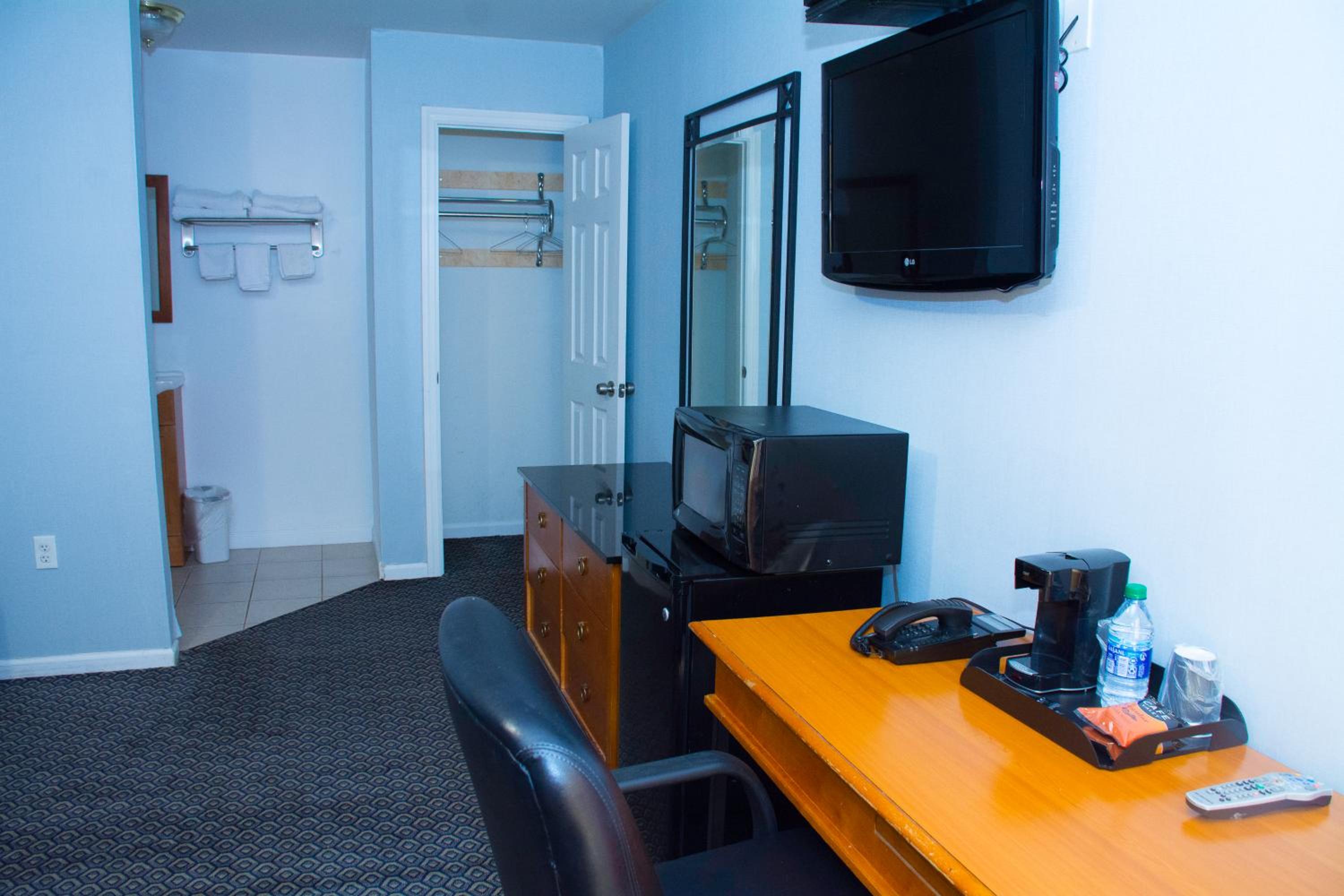 At 9 Motel Near Freehold I-195