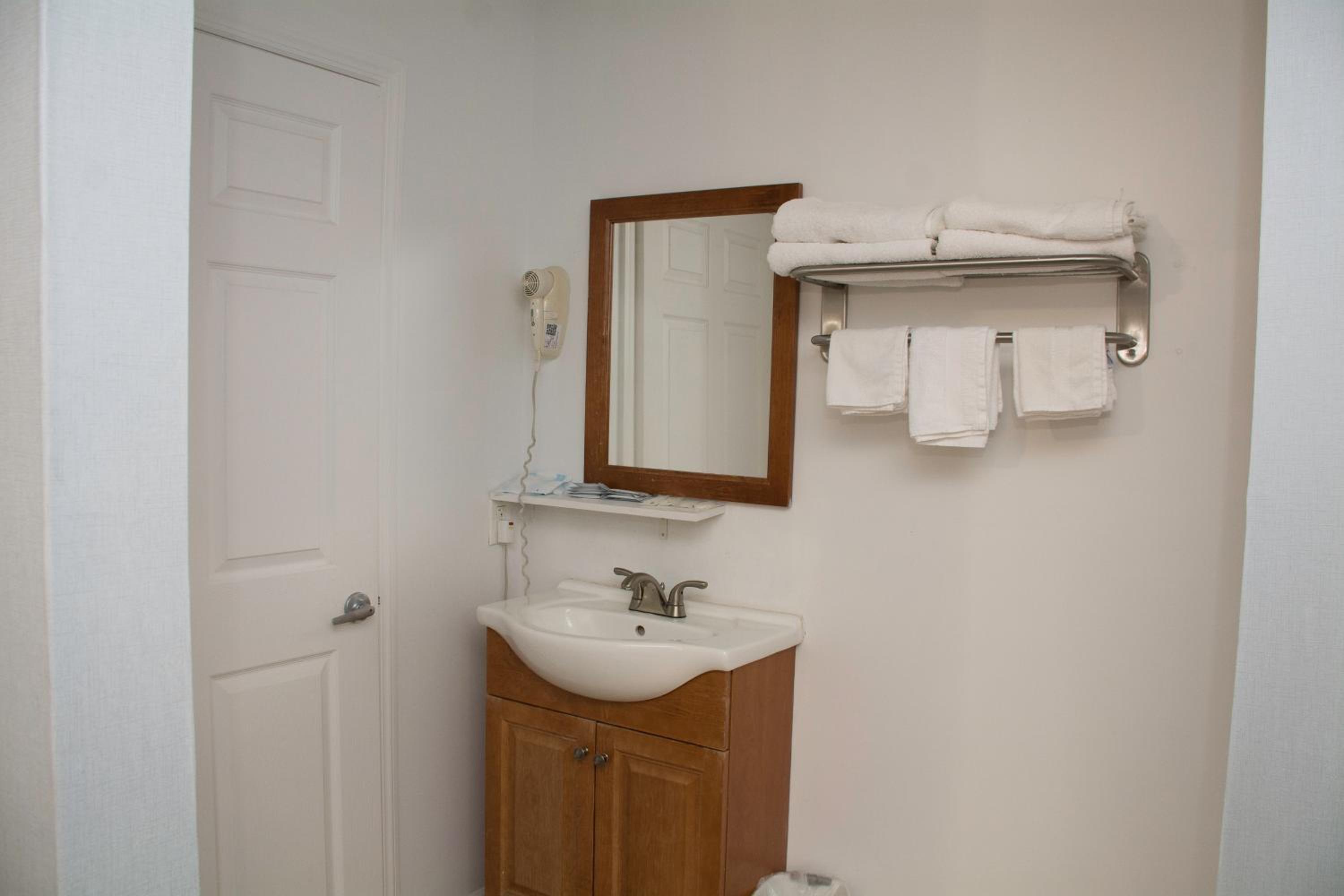 At 9 Motel Near Freehold I-195