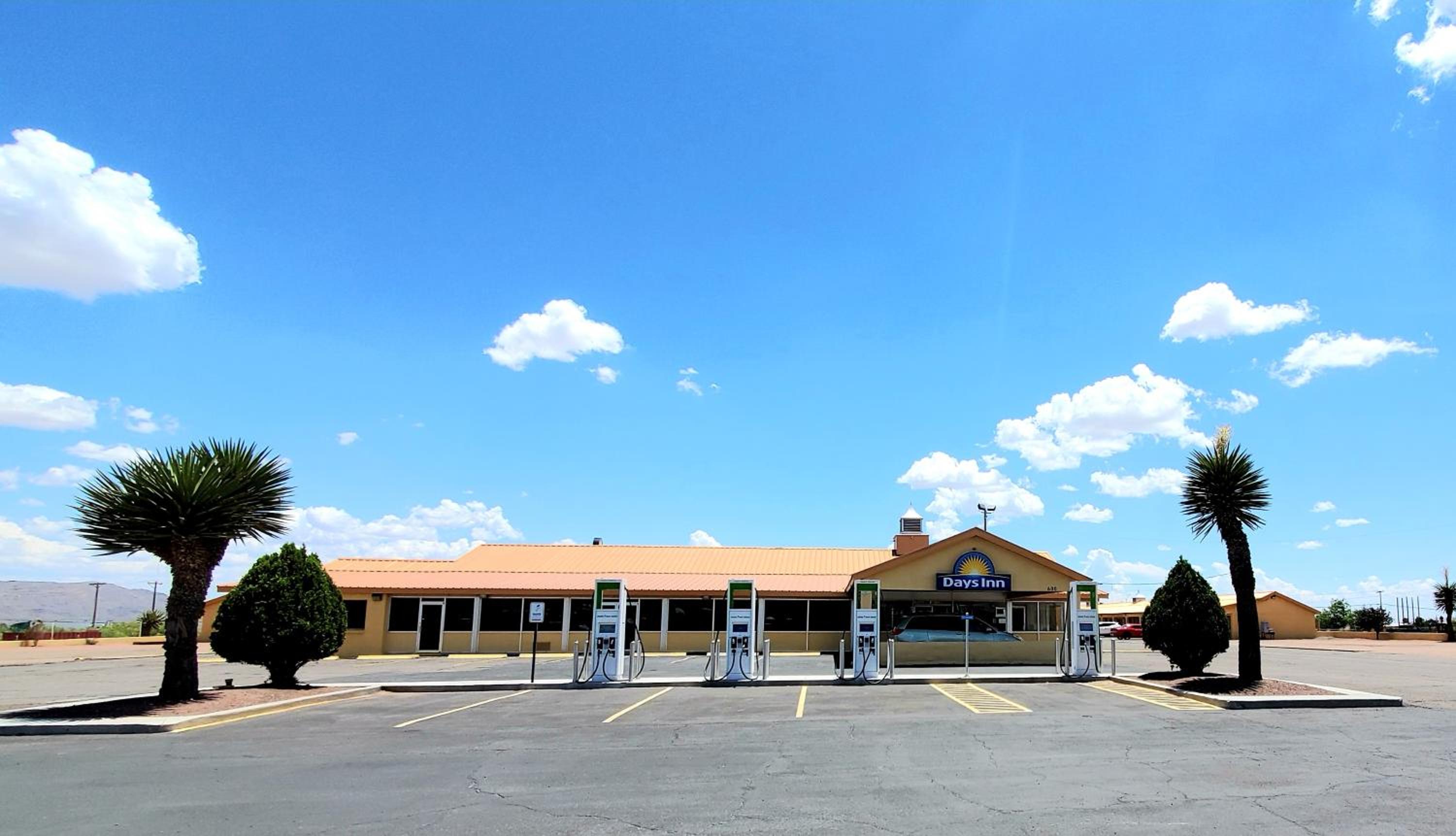 Van Horn Vacations - Days Inn by Wyndham Van Horn TX - Property Image 1