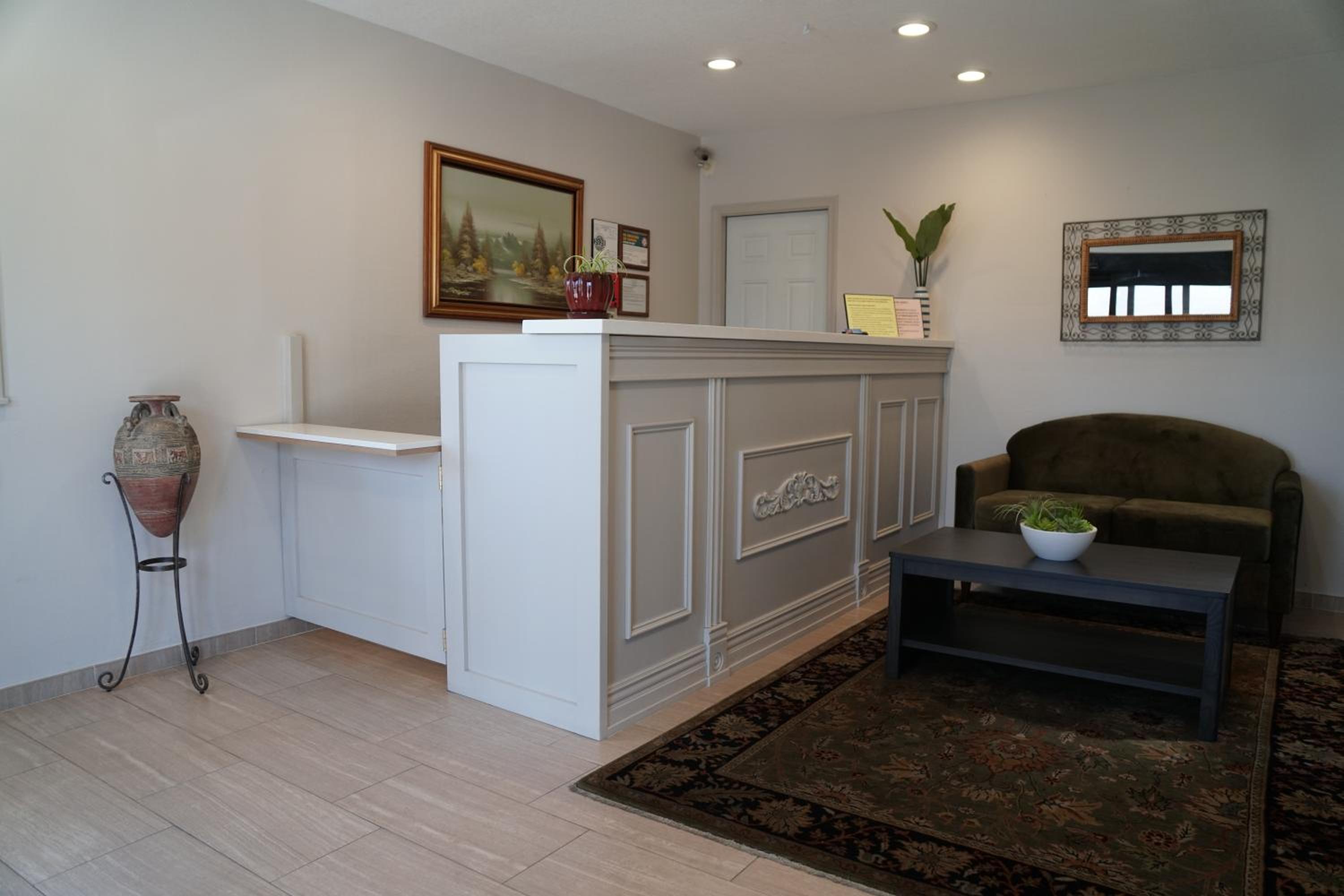 Albany Vacations - College Inn - Property Image 5