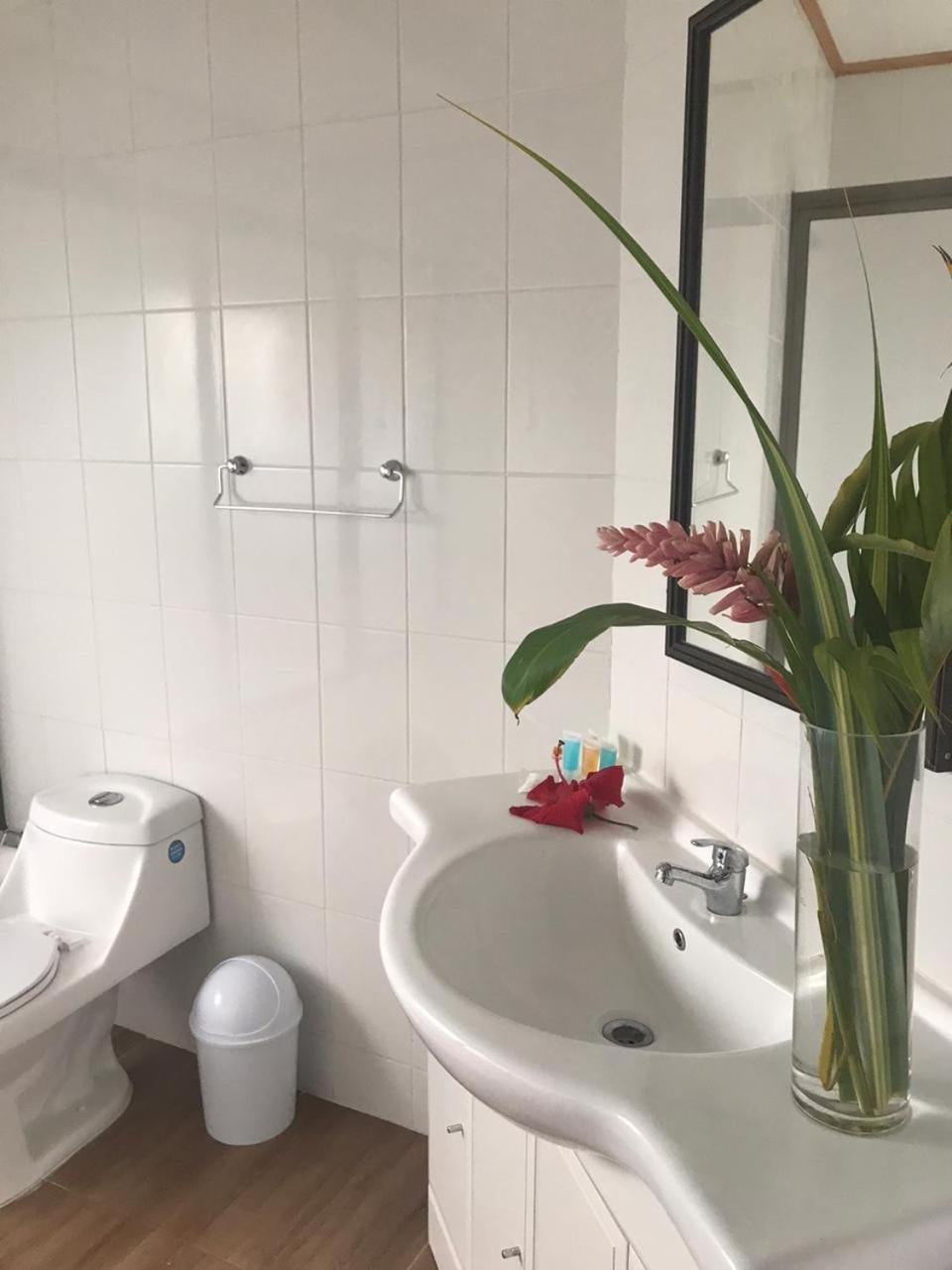 Teanehi Bed & Breakfast