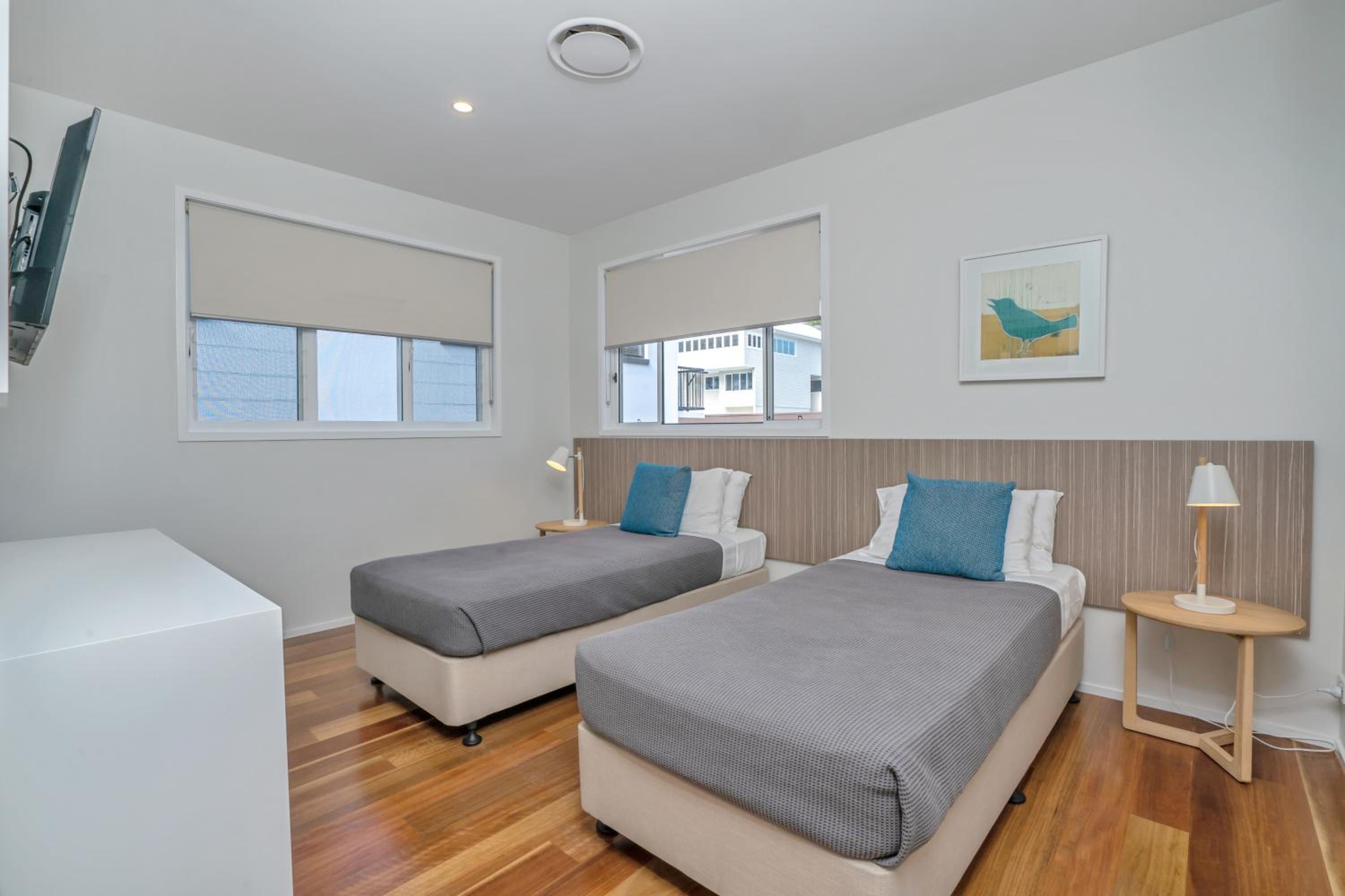 Bujerum Apartments on Burleigh-3