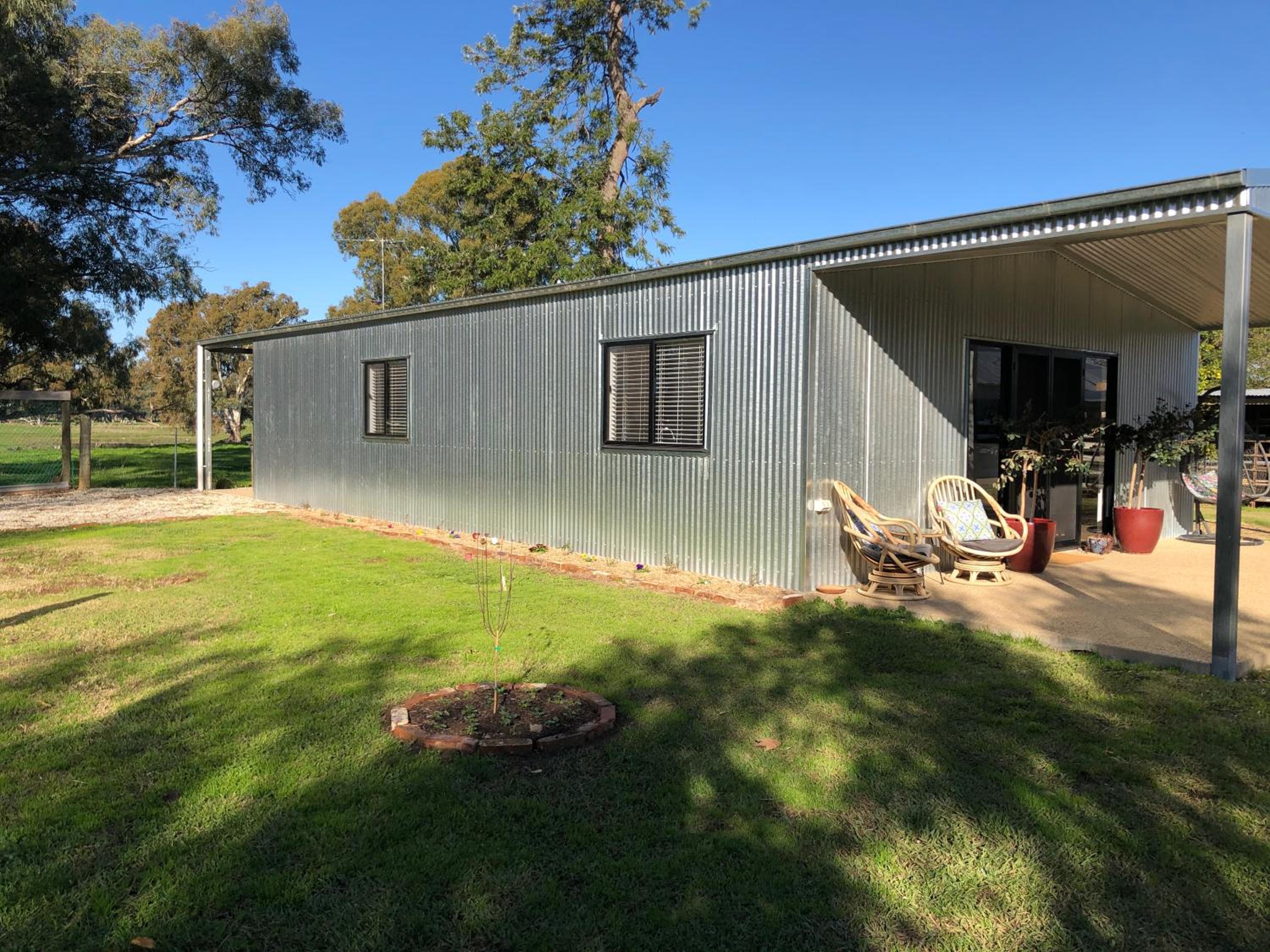 Oak Lane Guest House & Farm Stay
