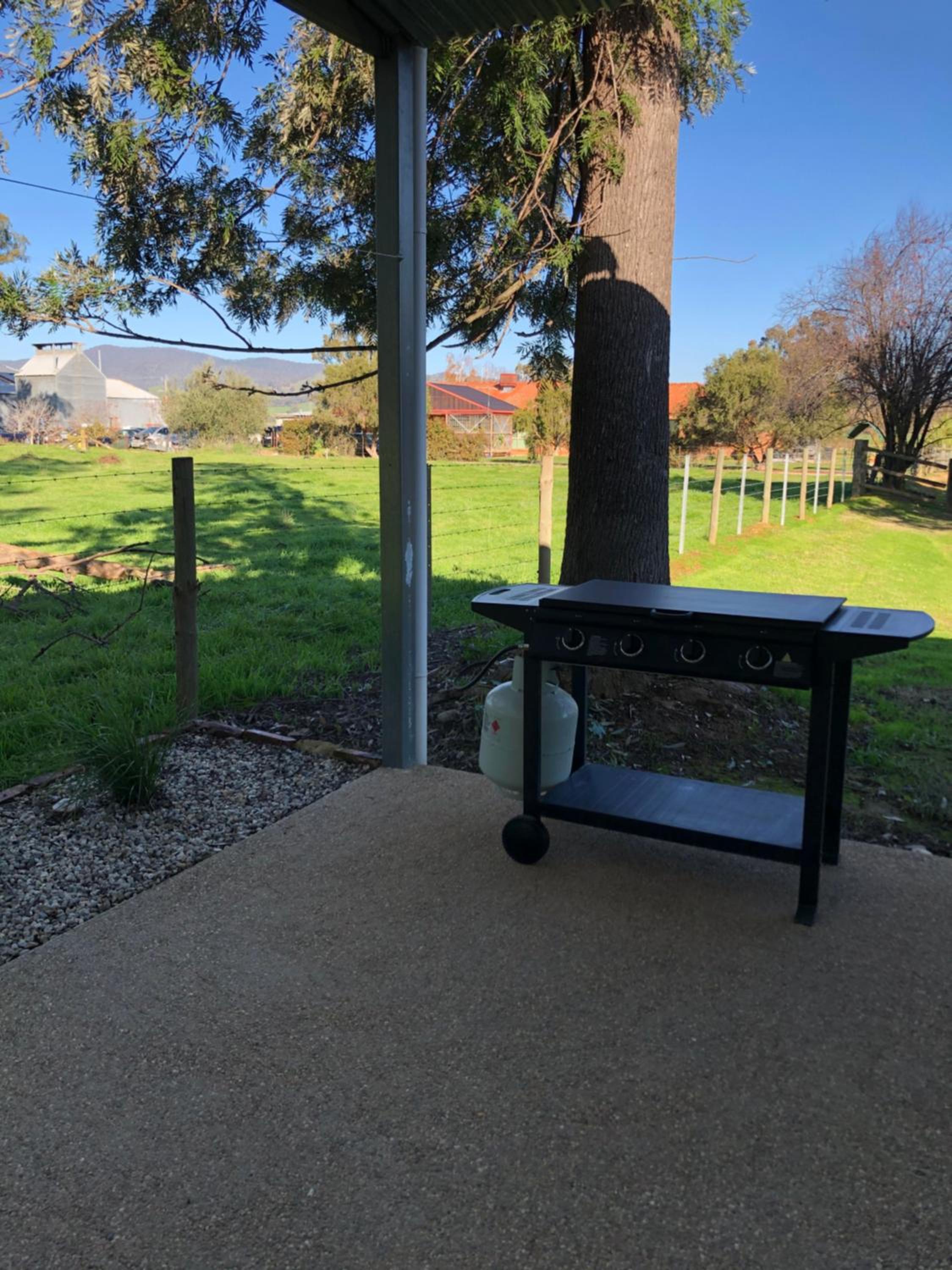 Oak Lane Guest House & Farm Stay