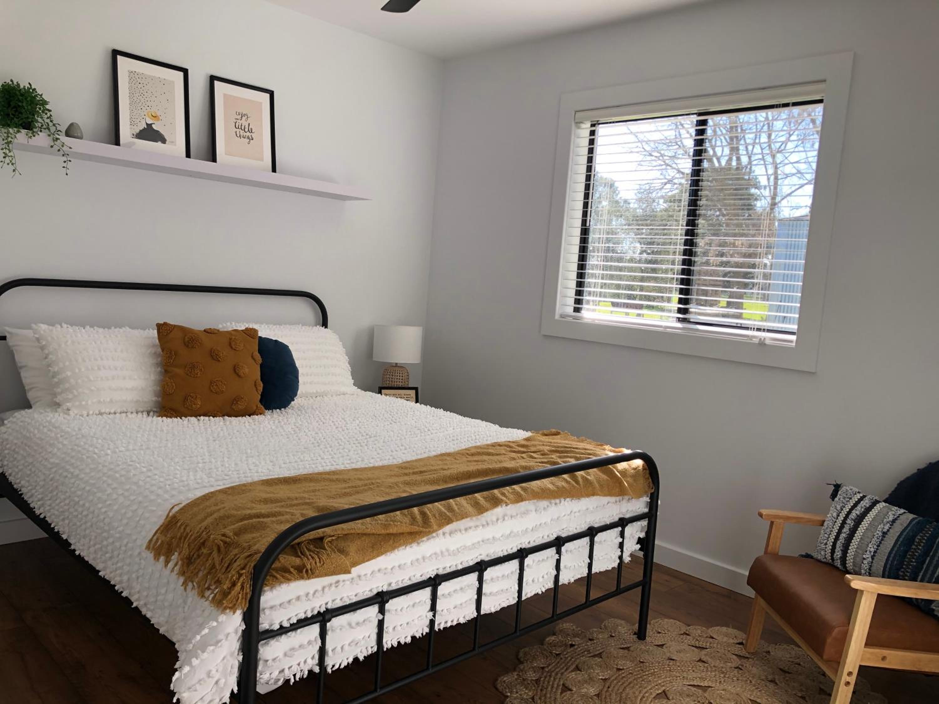 Oak Lane Guest House & Farm Stay