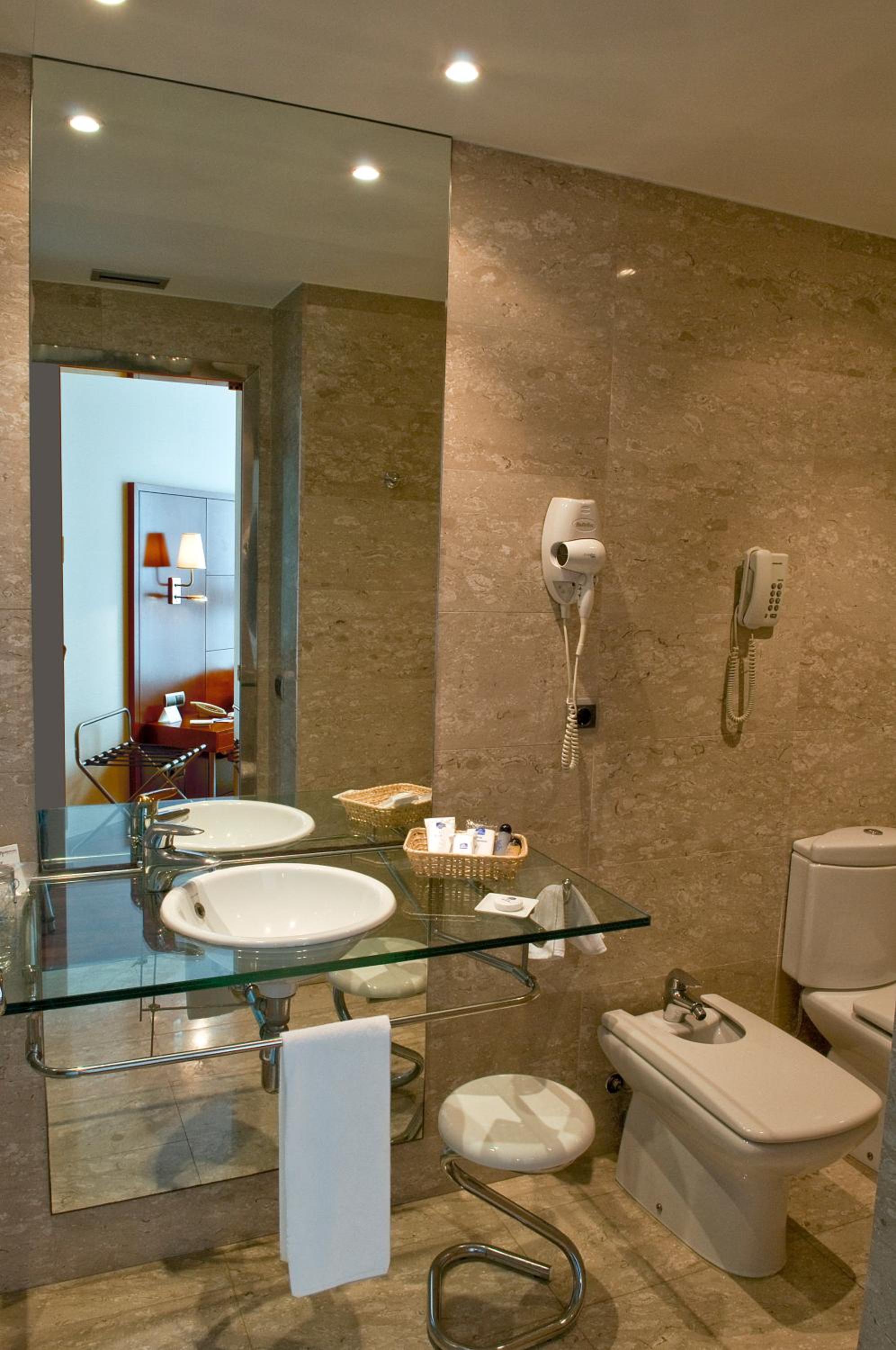 Barcelona Vacations - Best Western Hotel Mediterraneo - Property Image 14