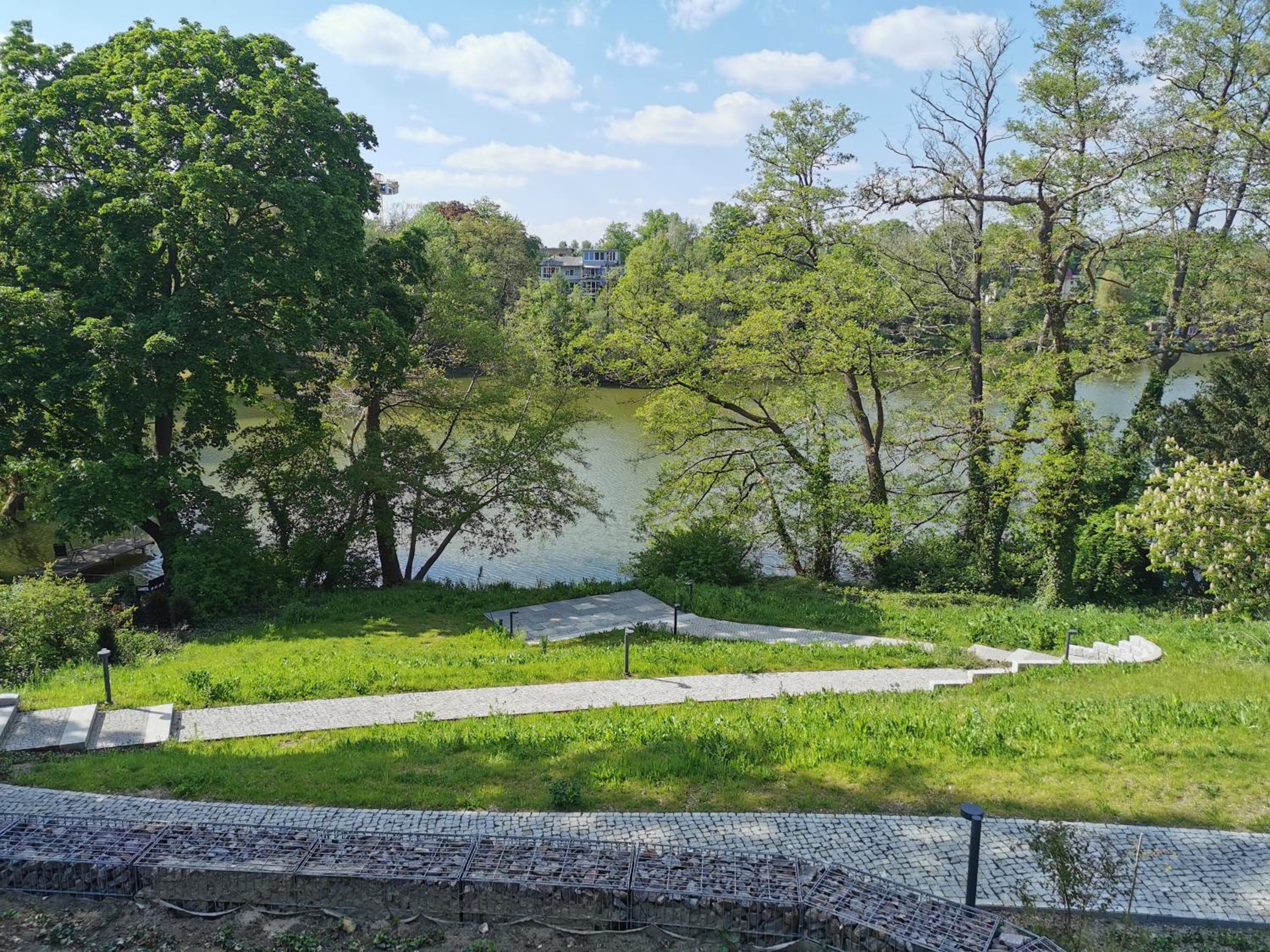 exklusives Studioapartment - in traumhafter Lage direkt am Halensee