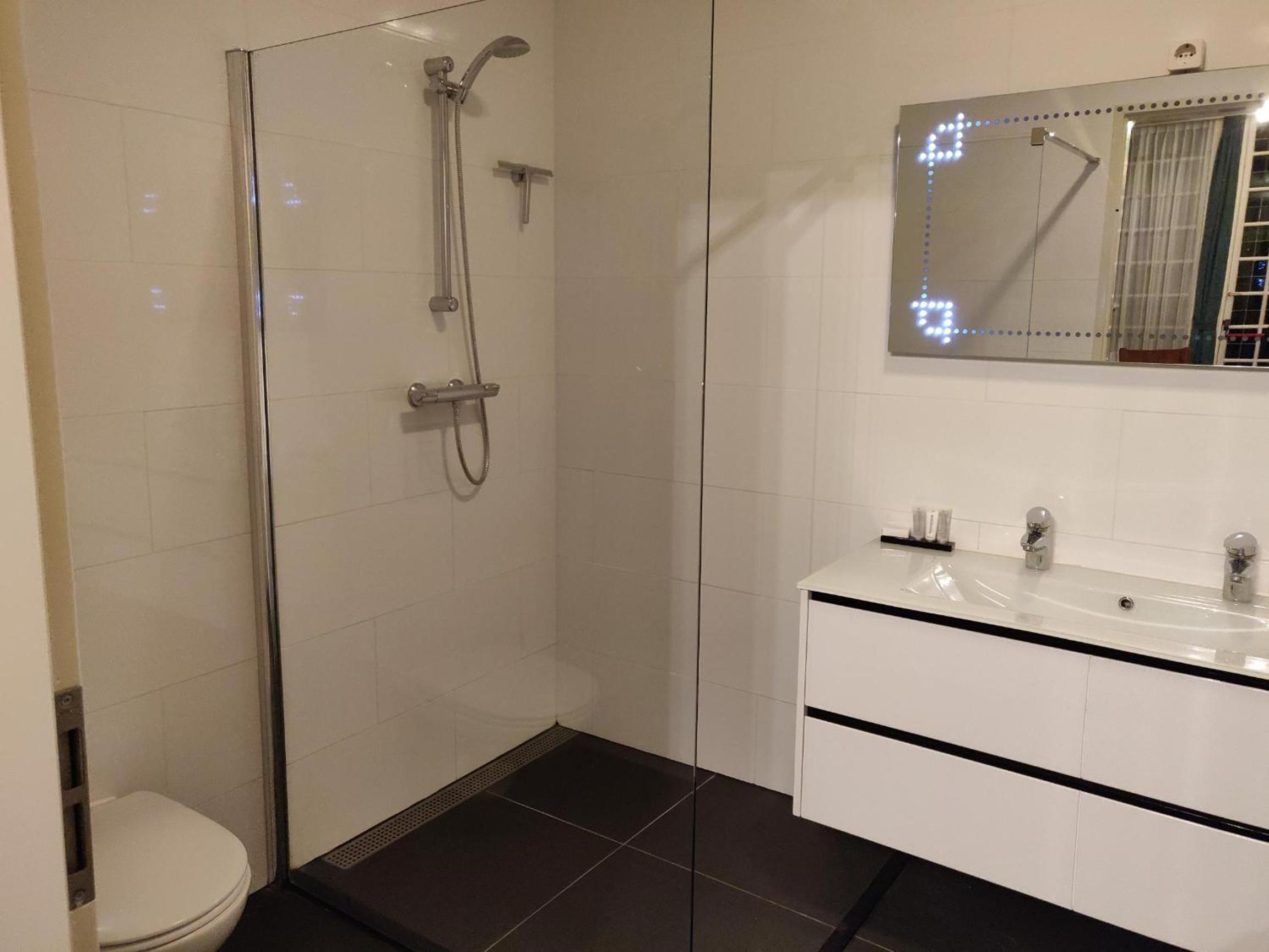 Hotel Johannes Vermeer Delft - Image 2