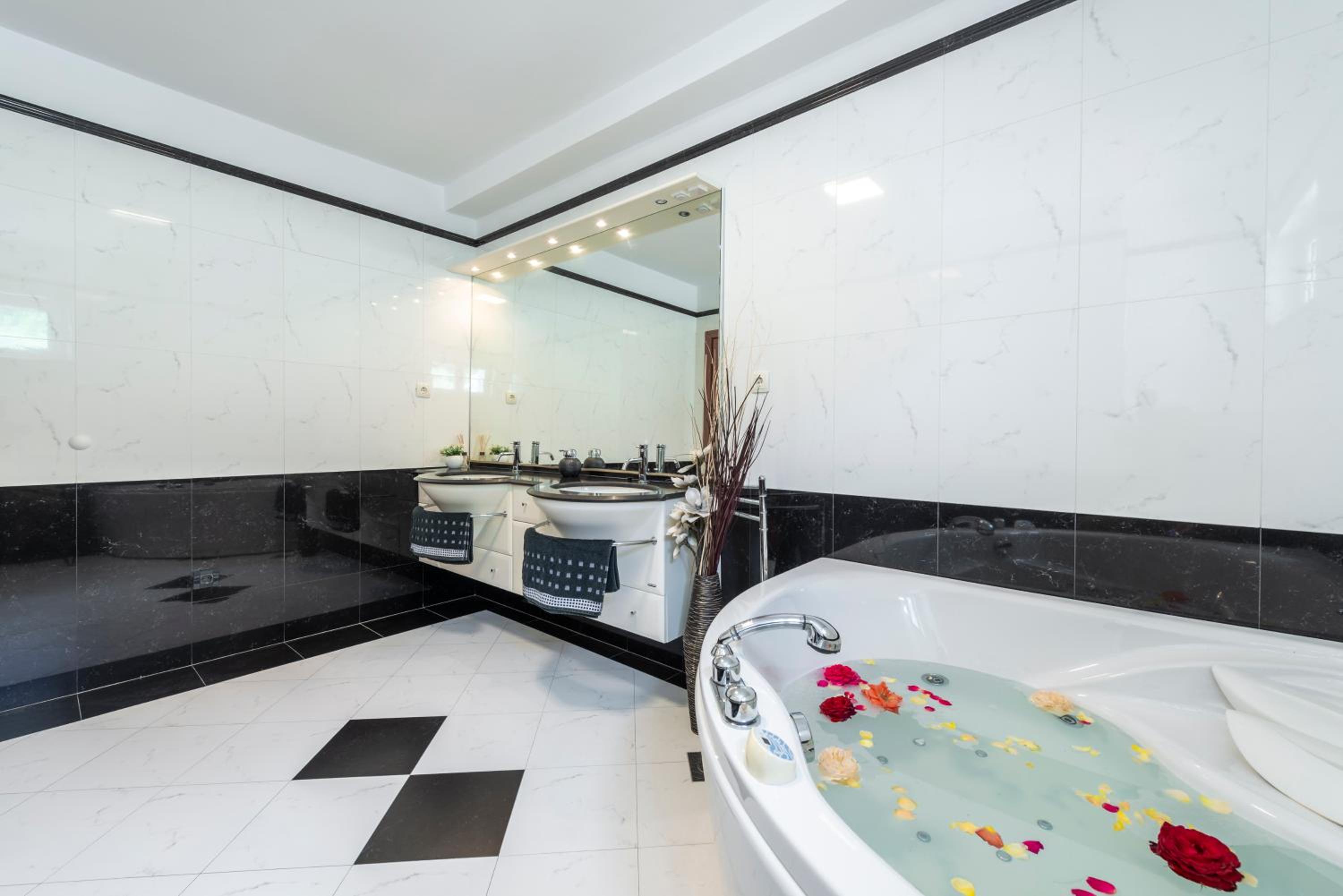 Penthouse ViewPoint en Mokošica — bathroom