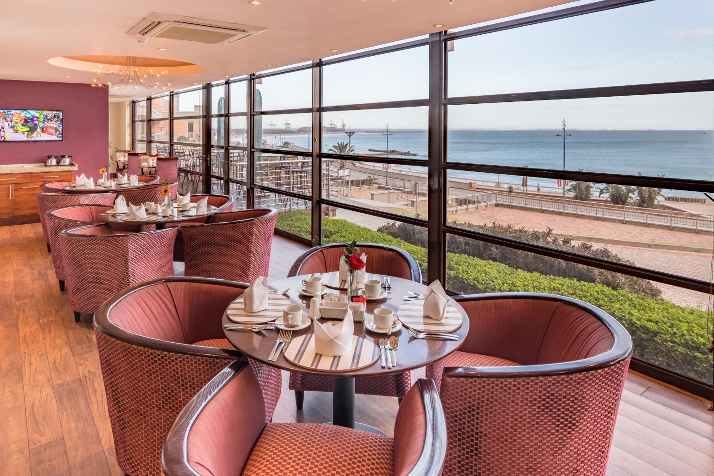 Port Elizabeth Vacations - City Lodge Hotel Gqeberha - Property Image 2