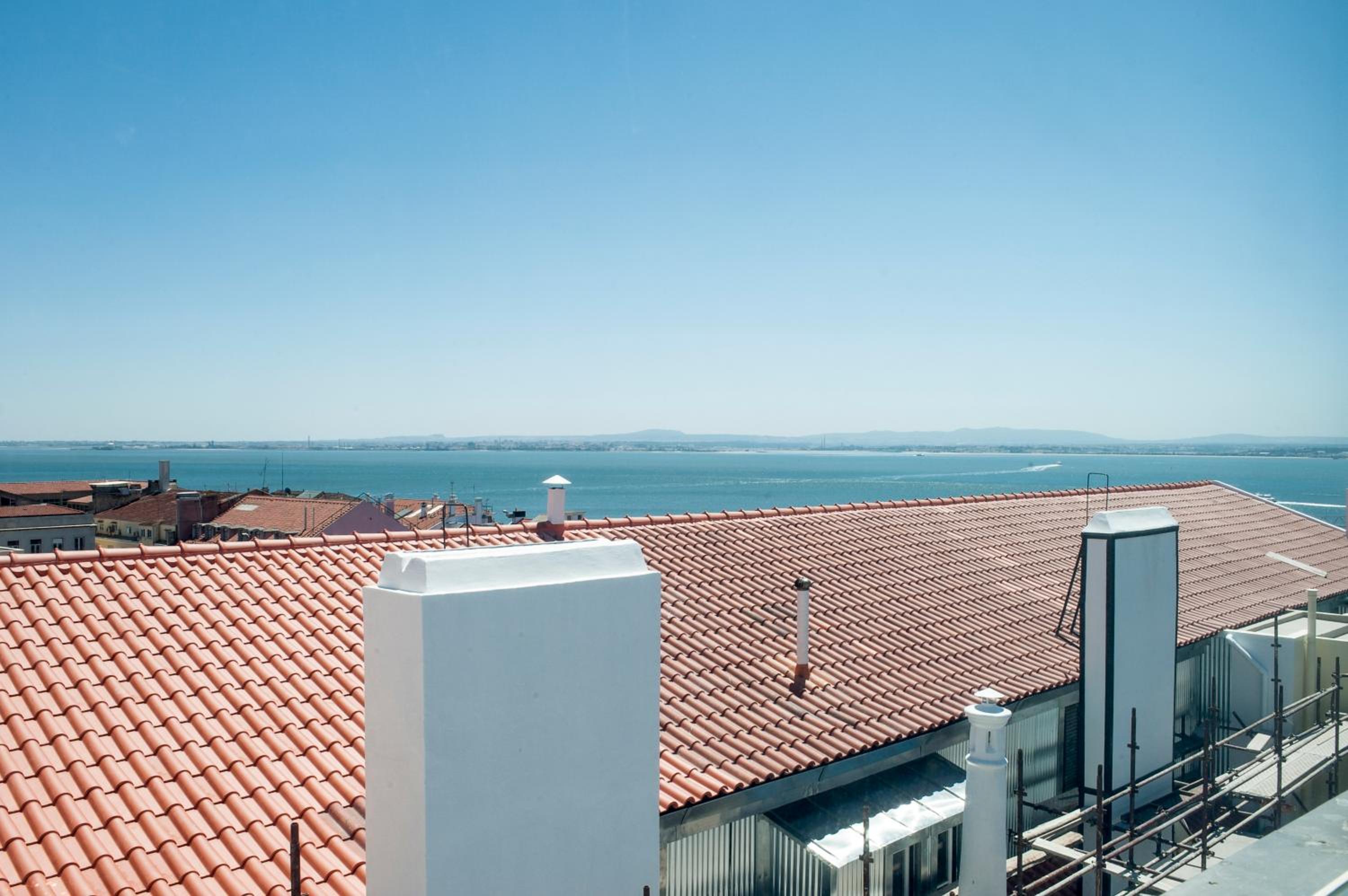 Lisbon Chiado One