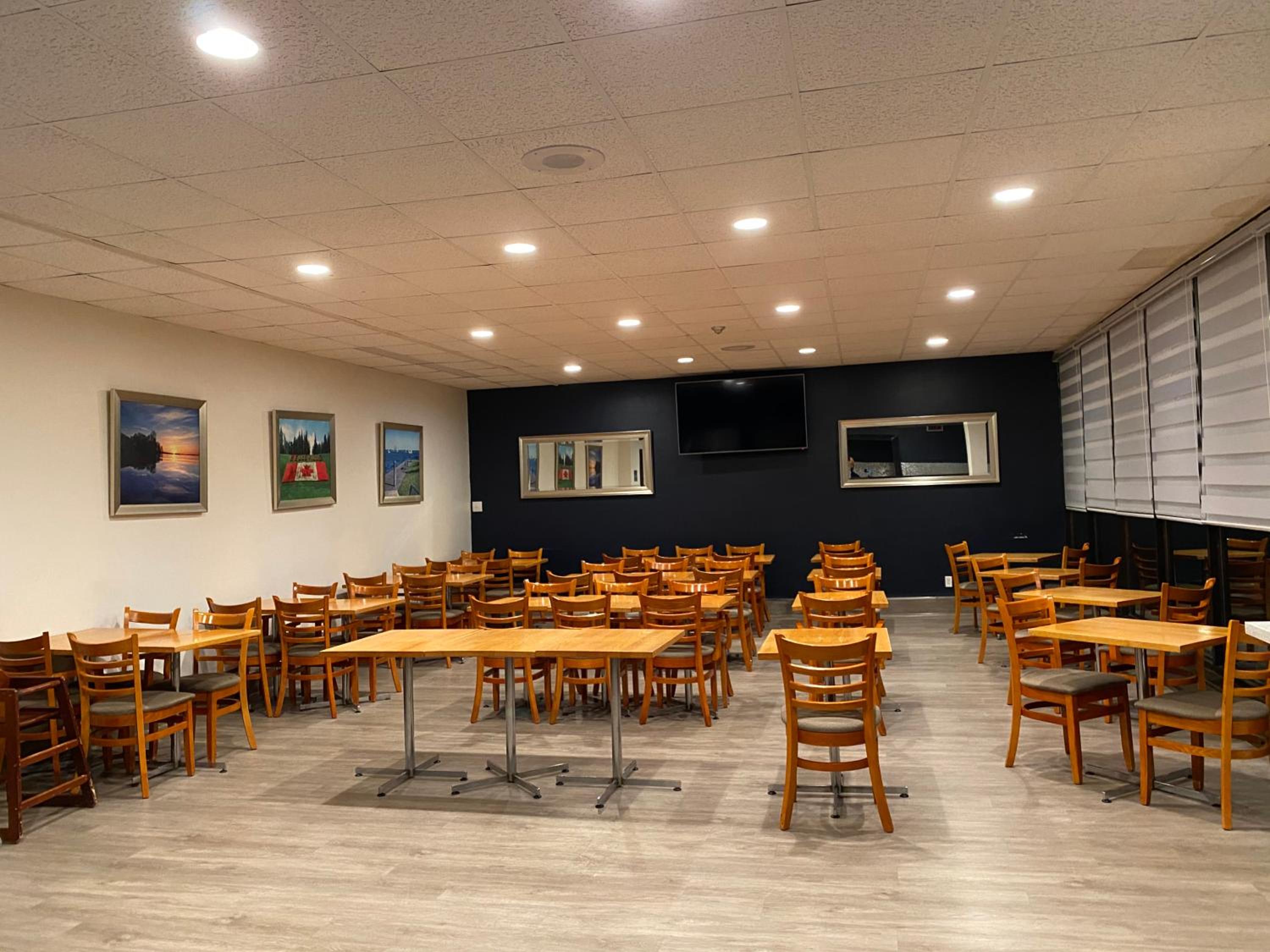 Belleville Vacations - Ramada by Wyndham Belleville Harbourview Conference Center - Property Image 4