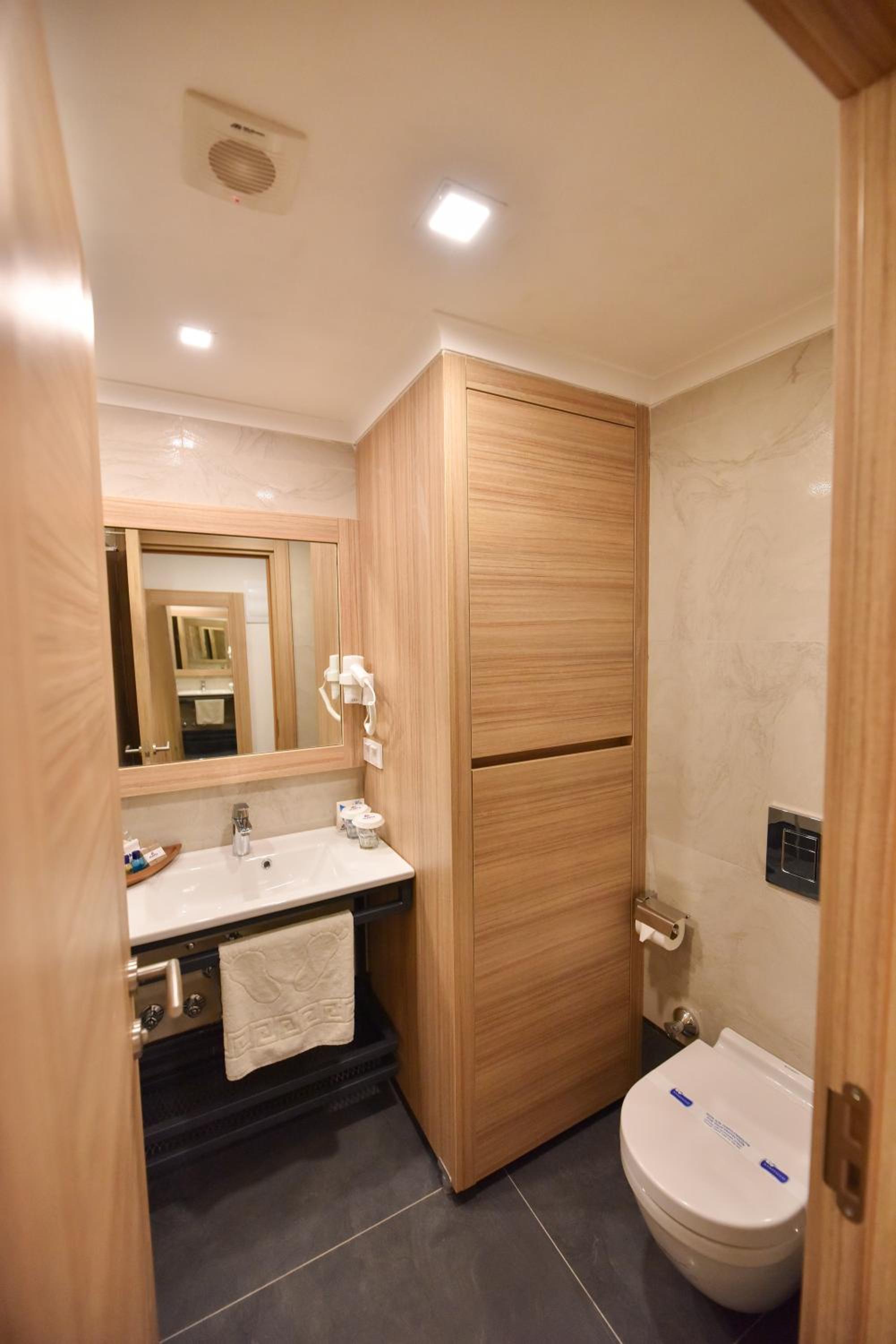 Alesta Midtown - Image 72