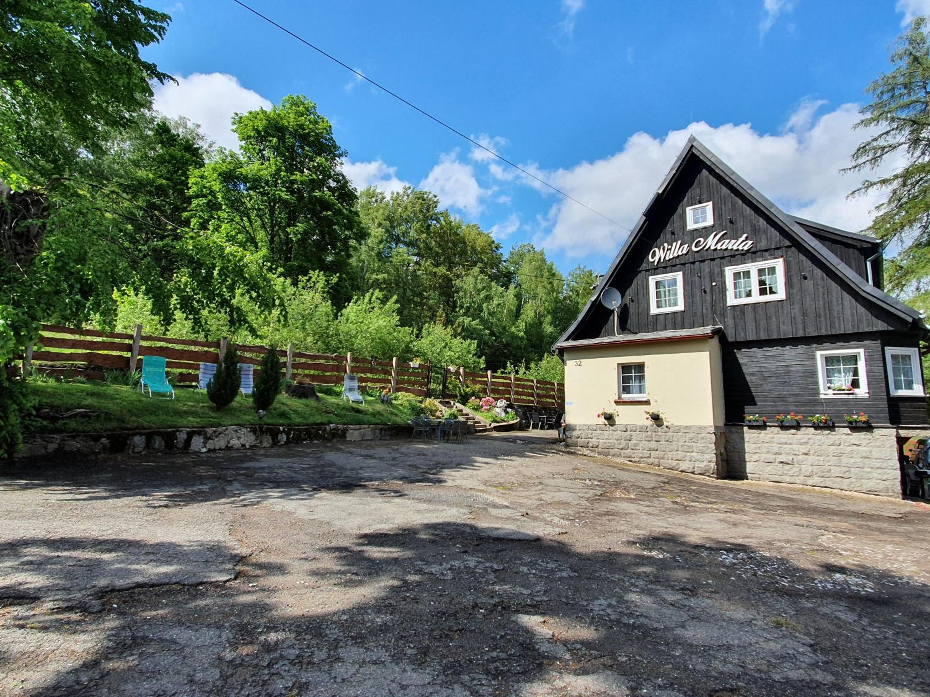 Willa Marta - pokoje gościnne z parkingiem, aneksem kuchennym, grillem i paleniskiem, piękny widok na Karkonosze, blisko szlaków view 4