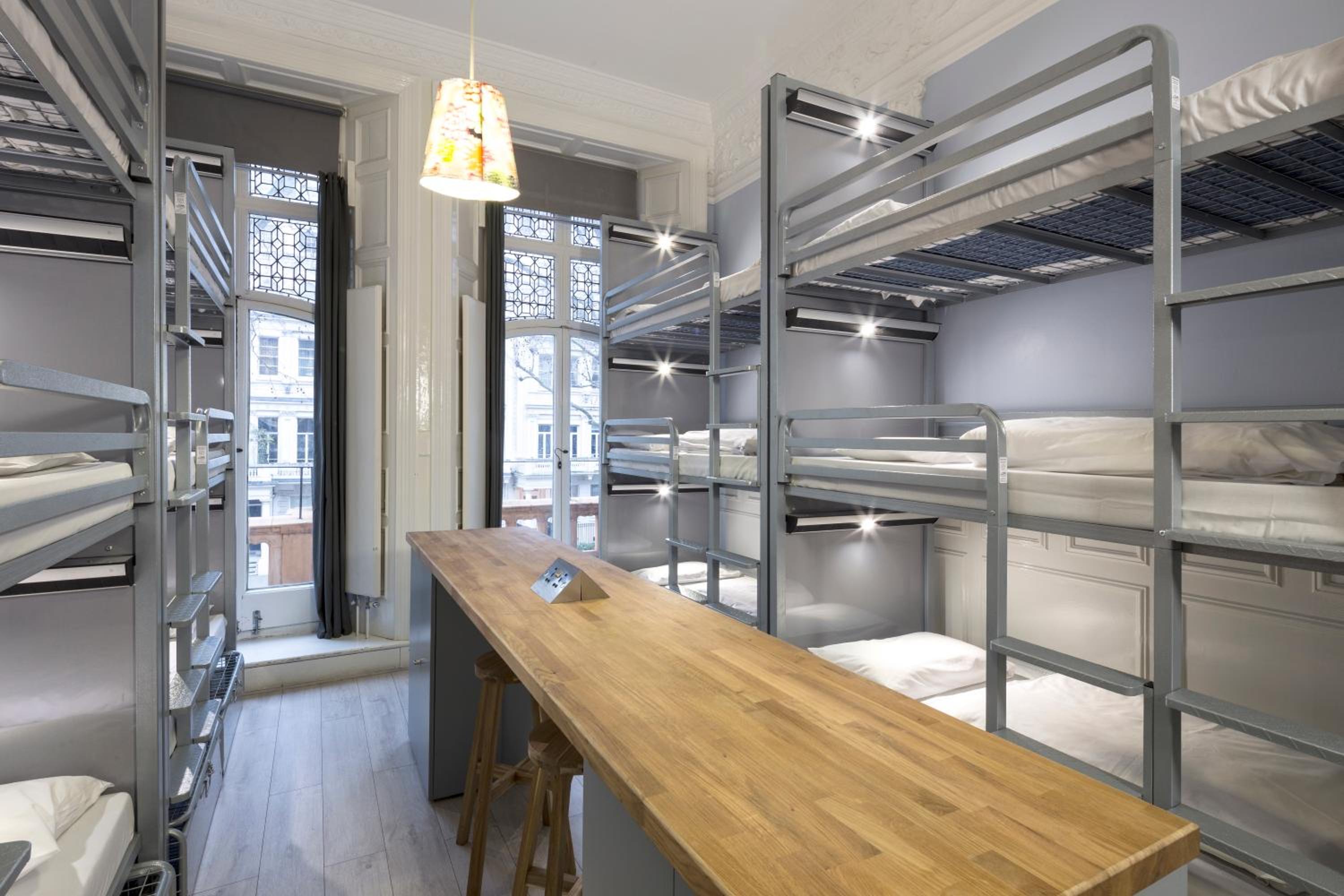 Astor Hyde Park Hostel
