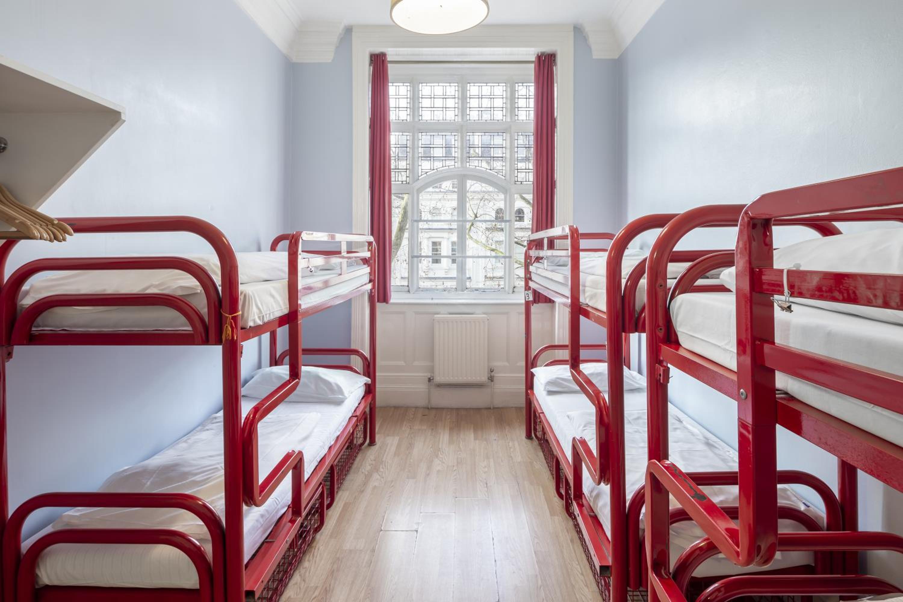 Astor Hyde Park Hostel