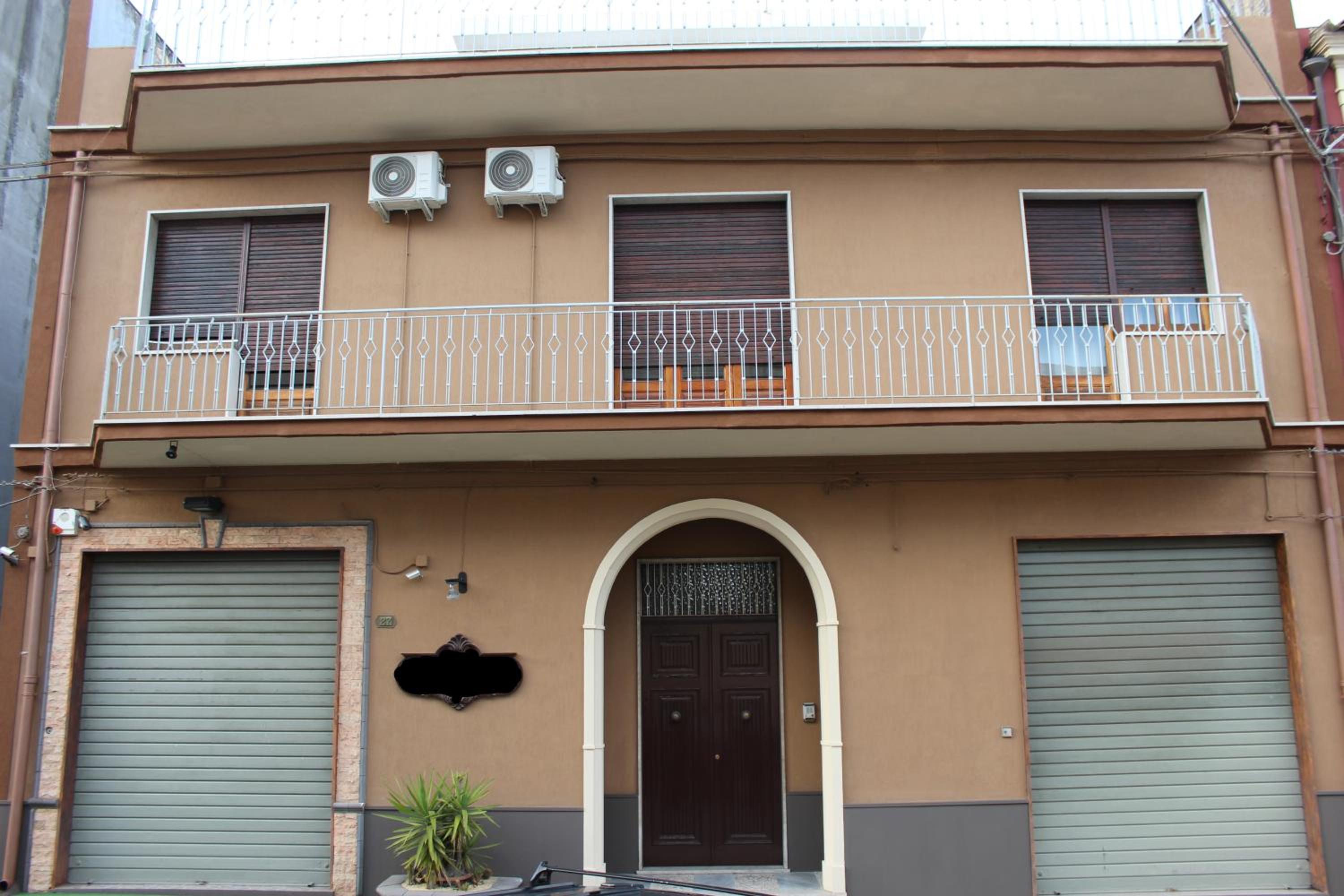 Hotel Taormina Etna Sea - Image 1