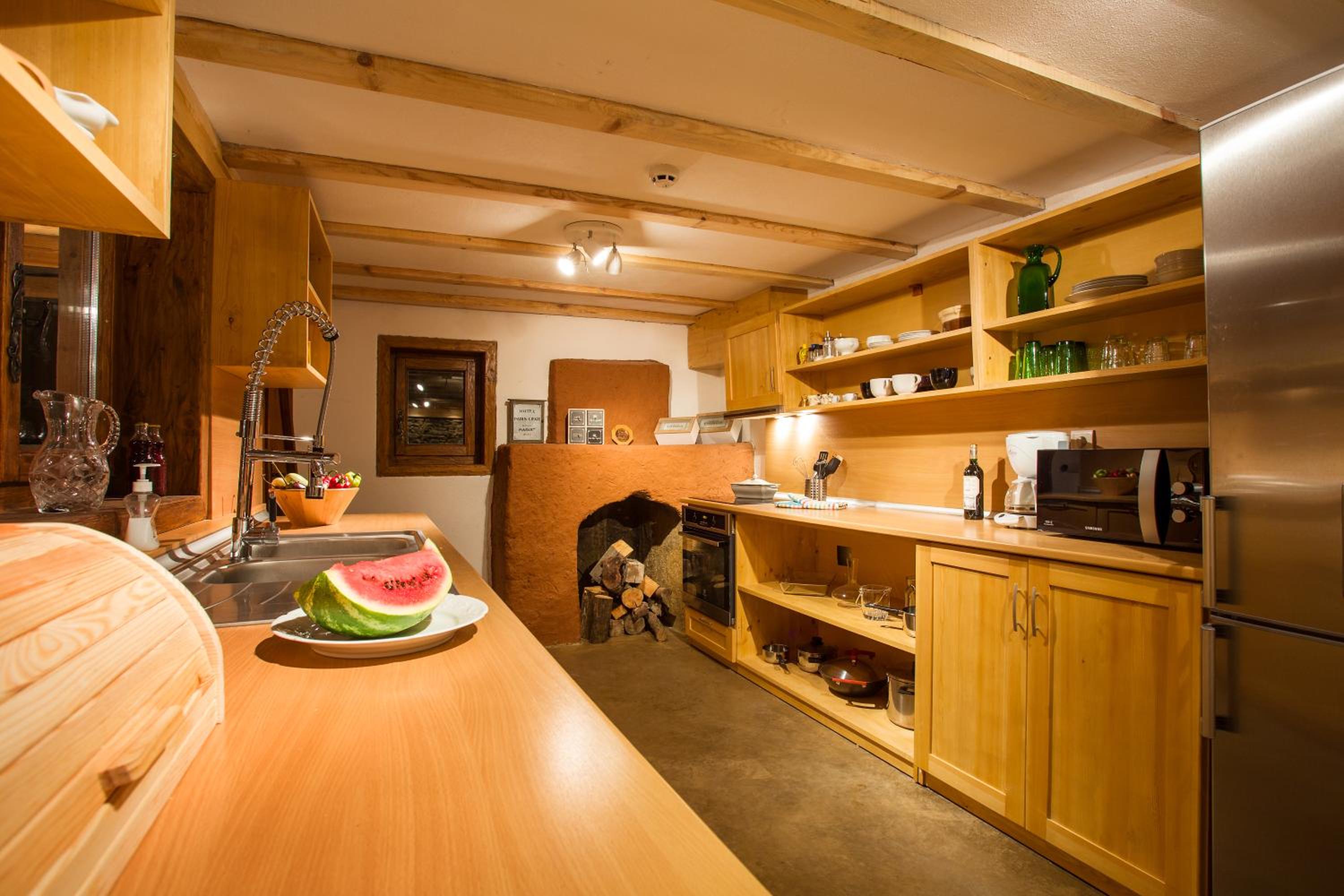 Photo 10