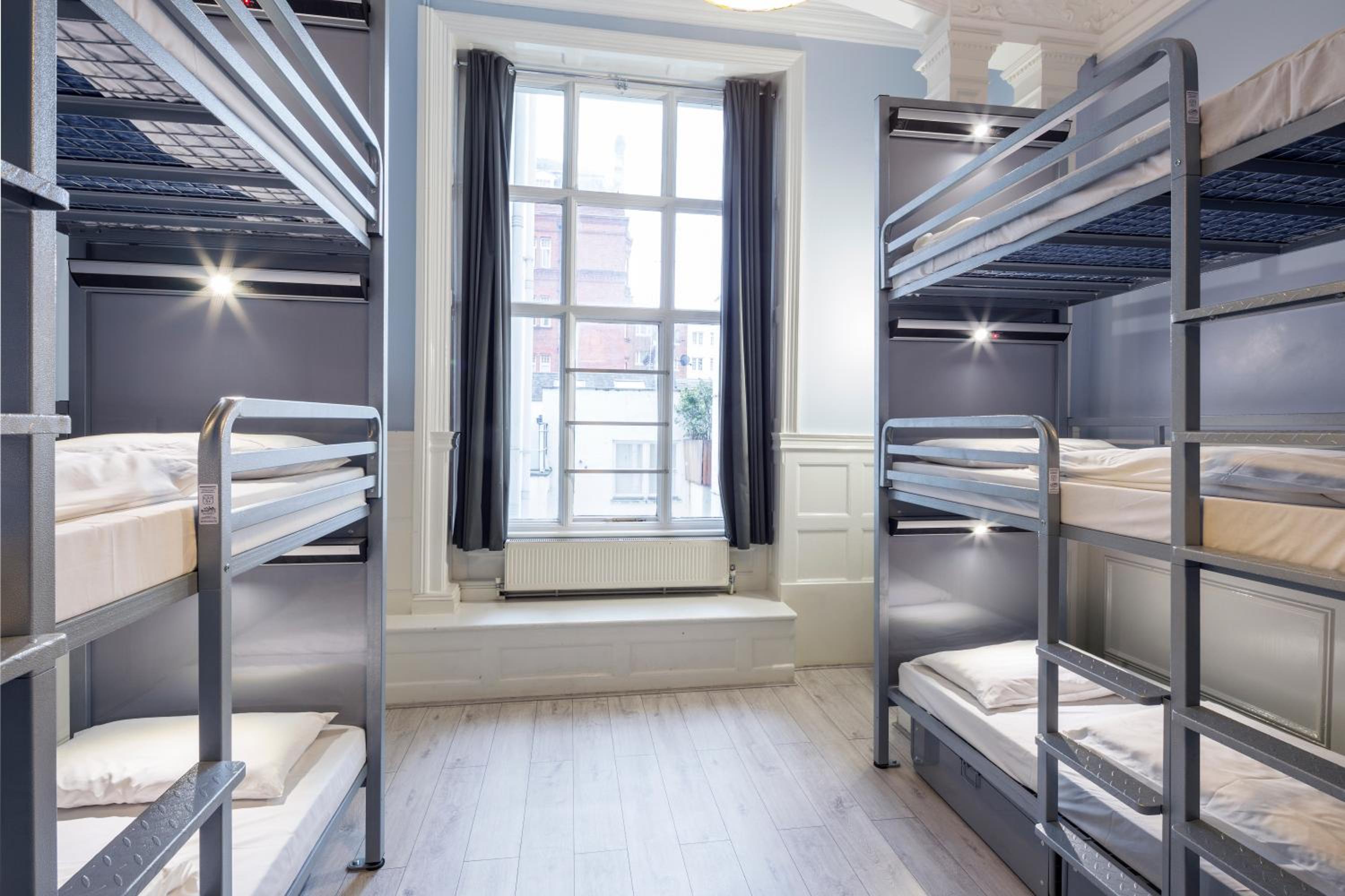 Astor Hyde Park Hostel