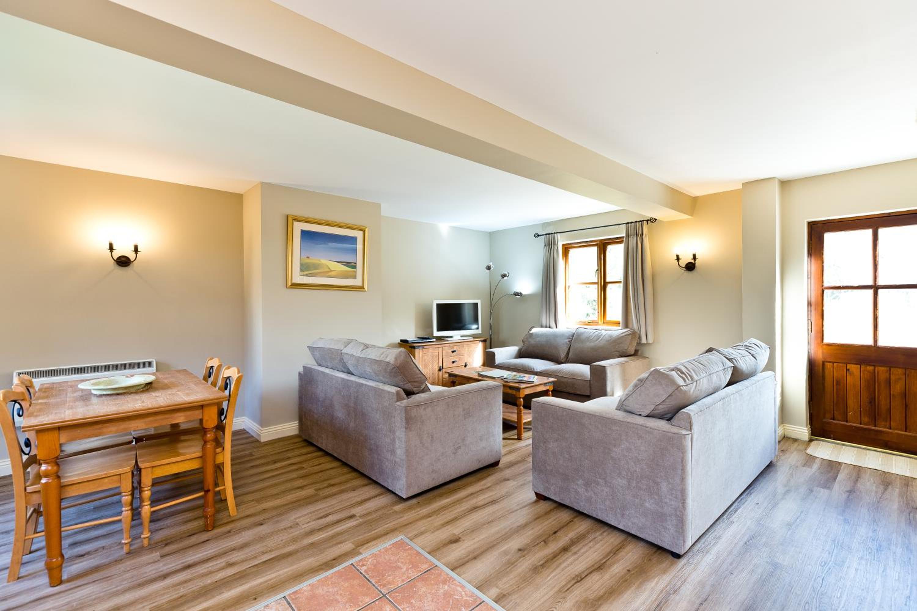 Knockerdown Cottages view 5