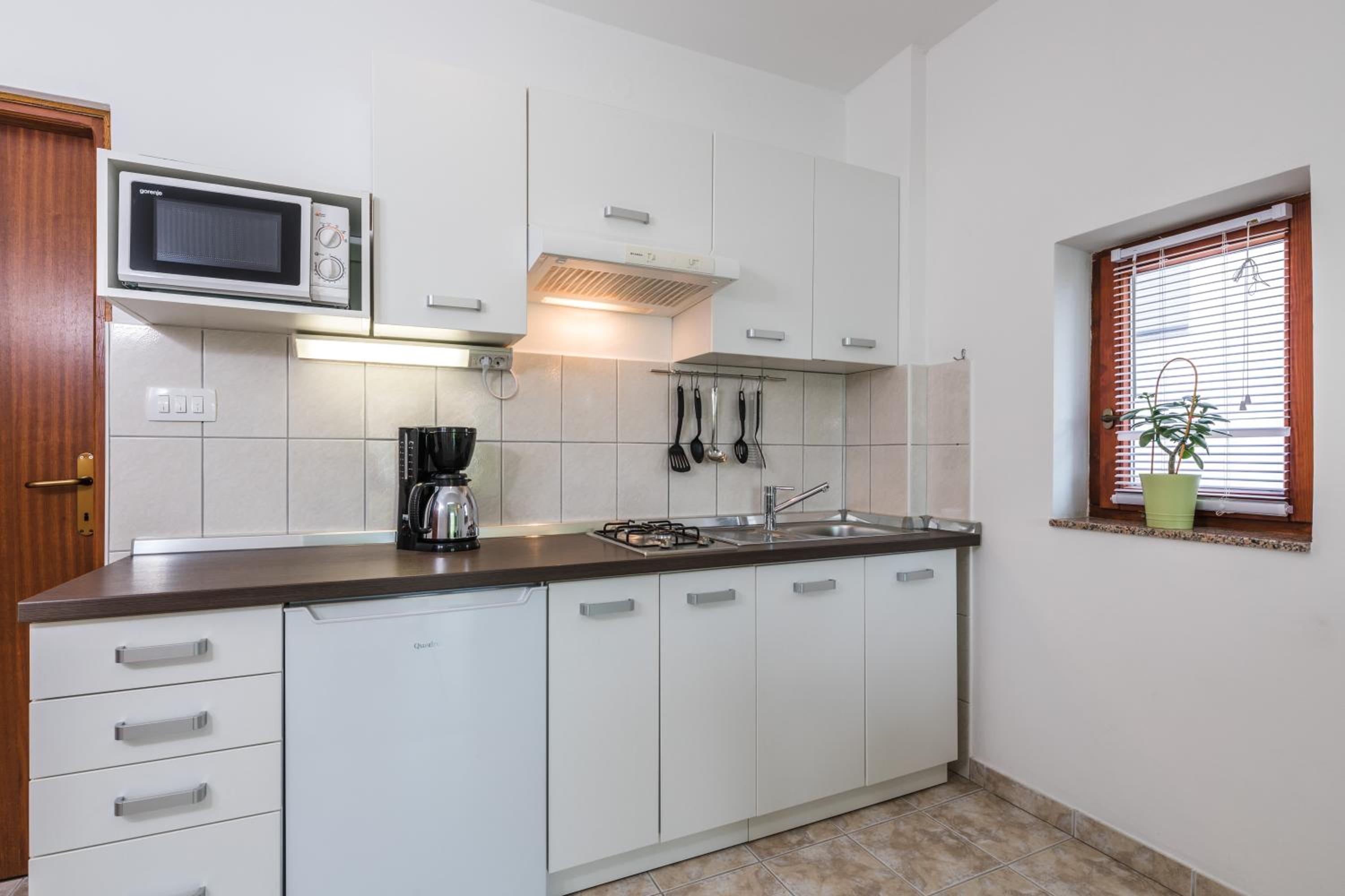 Apartments Mikanović view 5